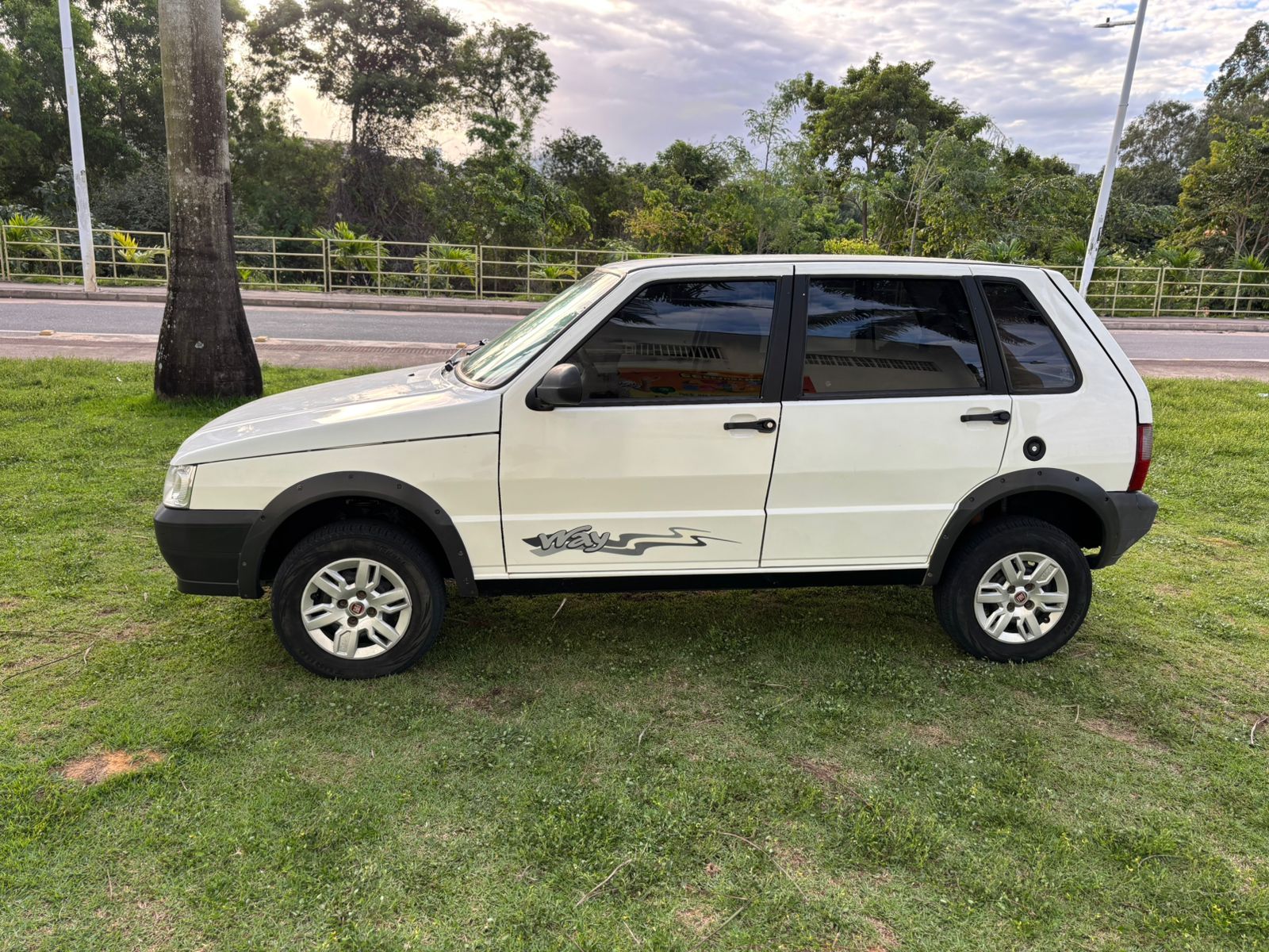 FIAT UNO WAY 1.0 - BRANCO
