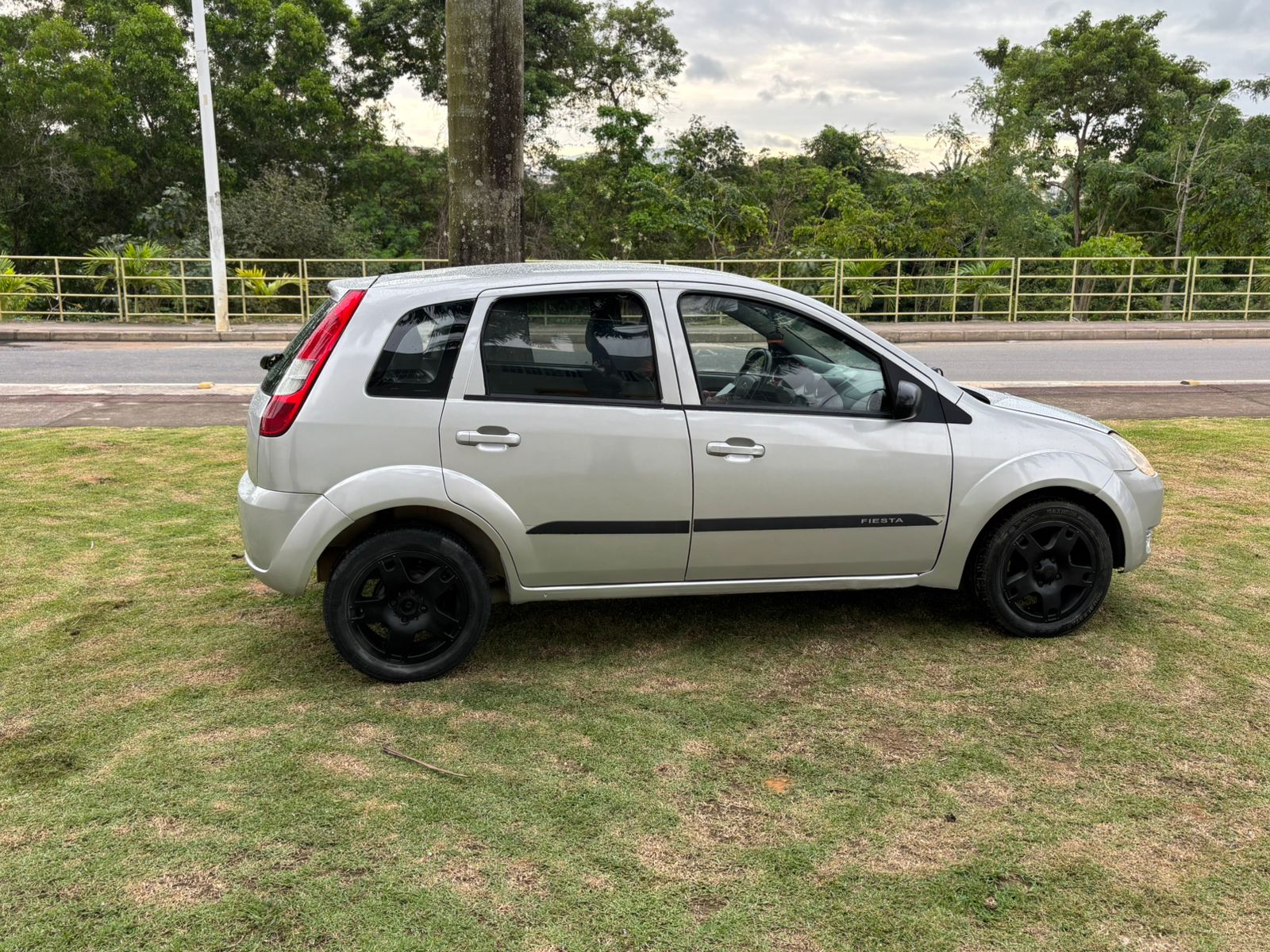 FIESTA HATCH 1.0 - PRATA
