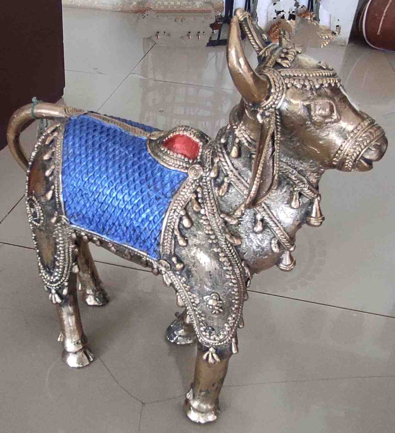 Handcrafted Brass Bulls - Standing