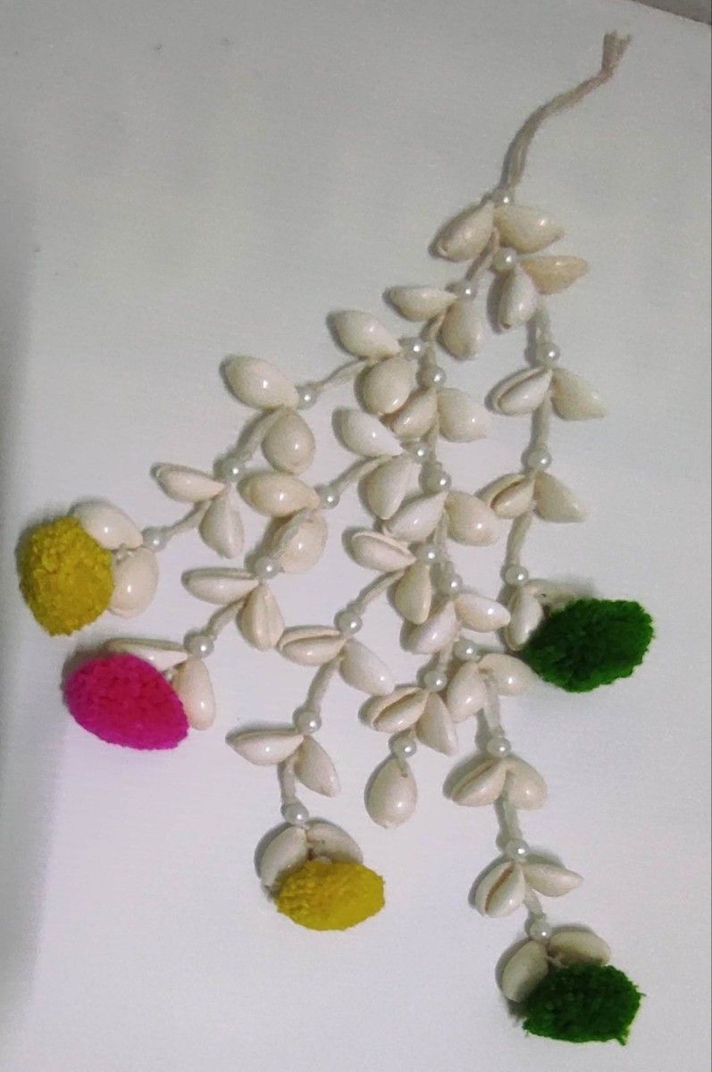 Boho Shell Hair Tassel with Colorful Floral Ends – Tribal-Inspired Handmade Accessory