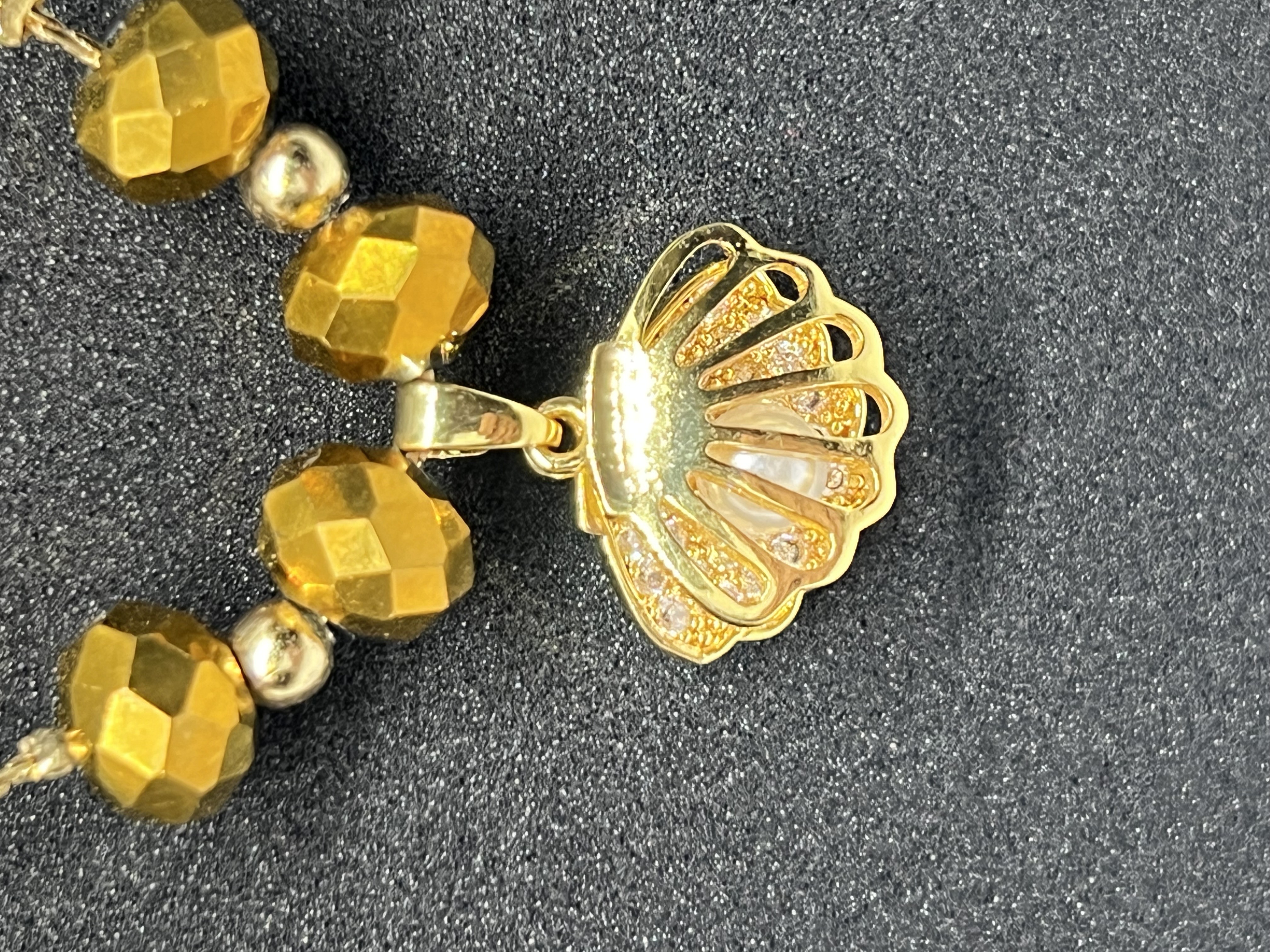 Golden Crystal Beads with Seashell Pendant Jewelry Set