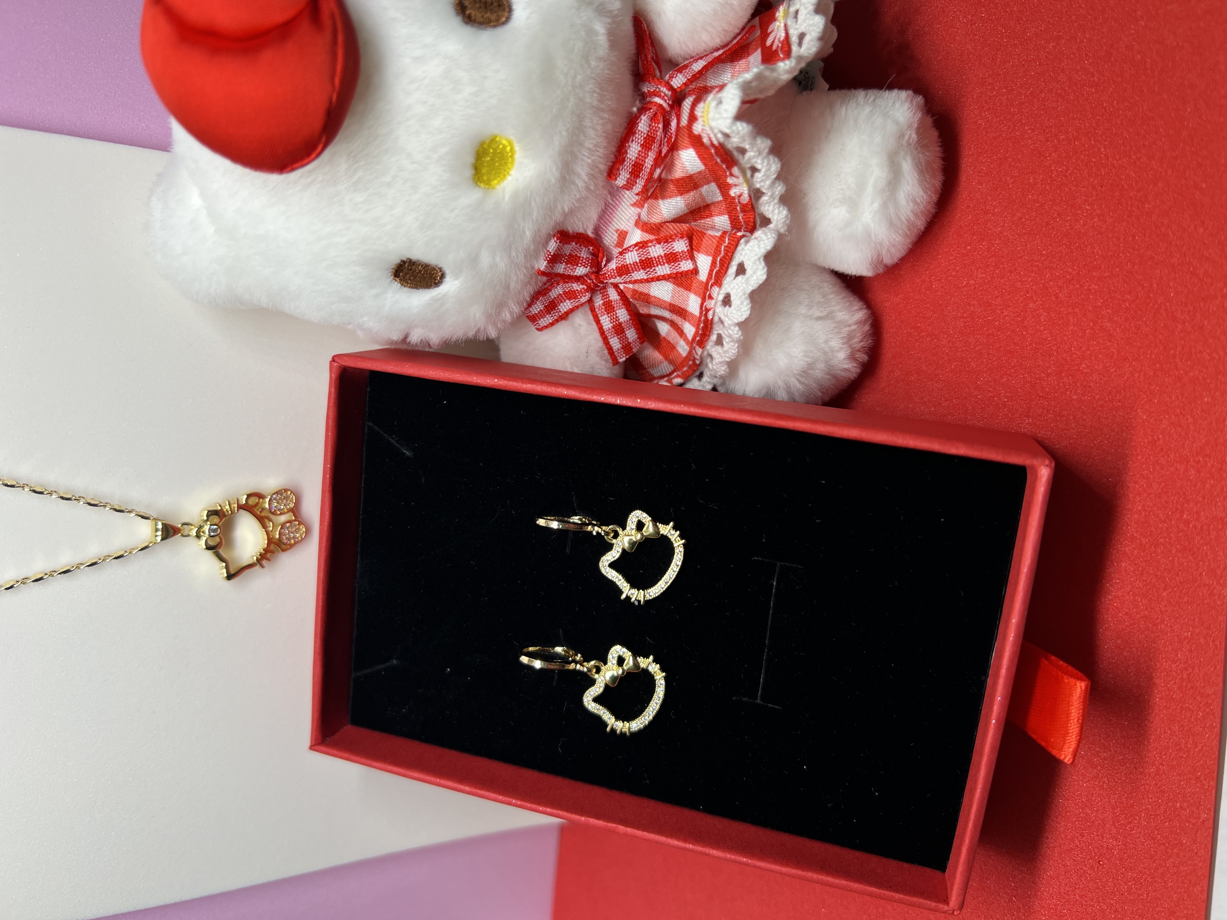 Light Pink Crystal Beads and HK Pendant Jewelry Set