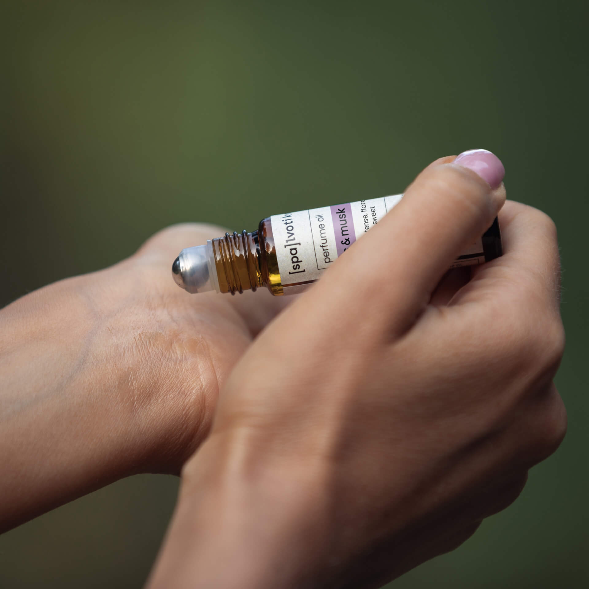 Aliejiniai kvepalai – Iris & Musk