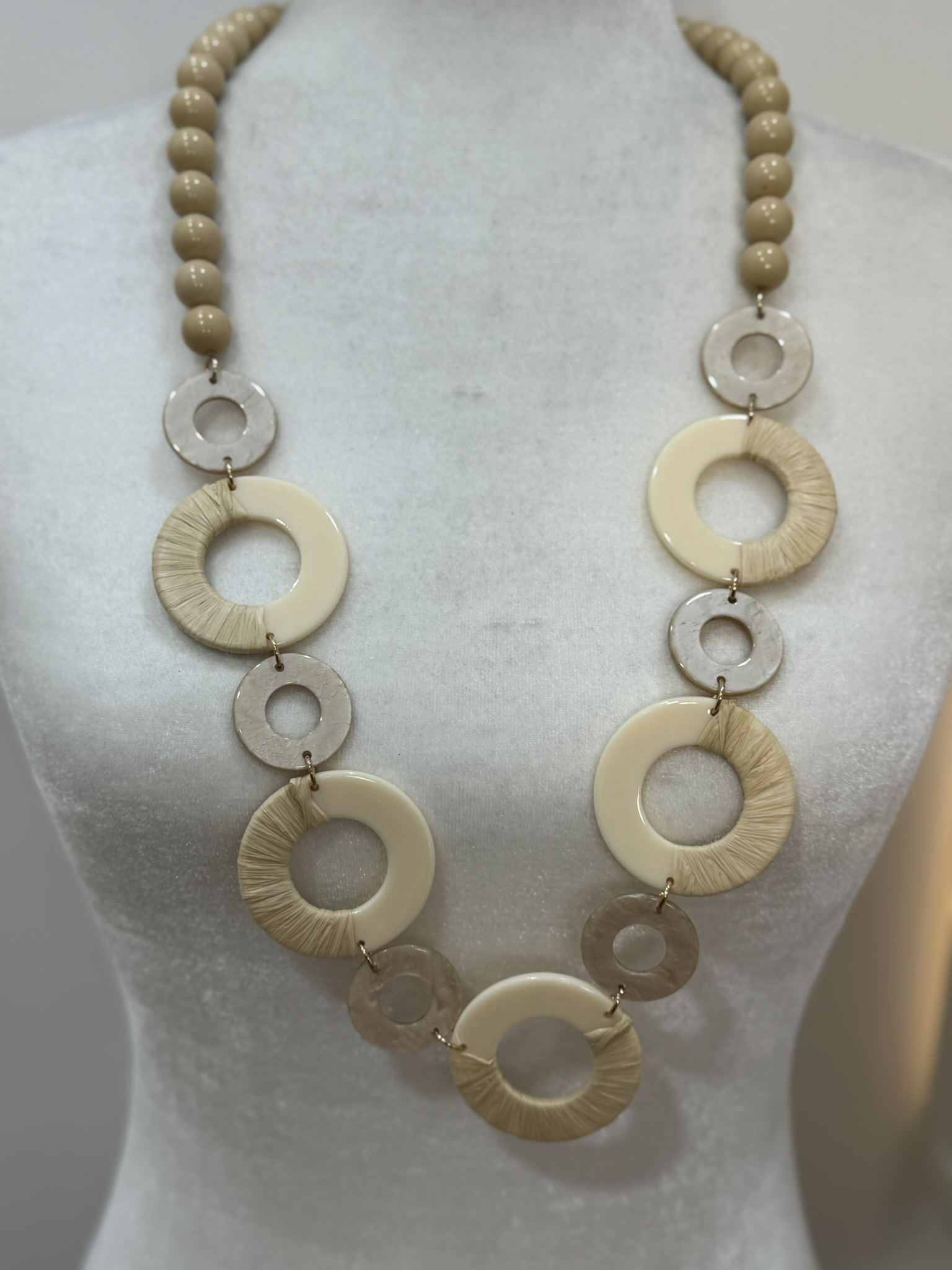 Collar círculos crema