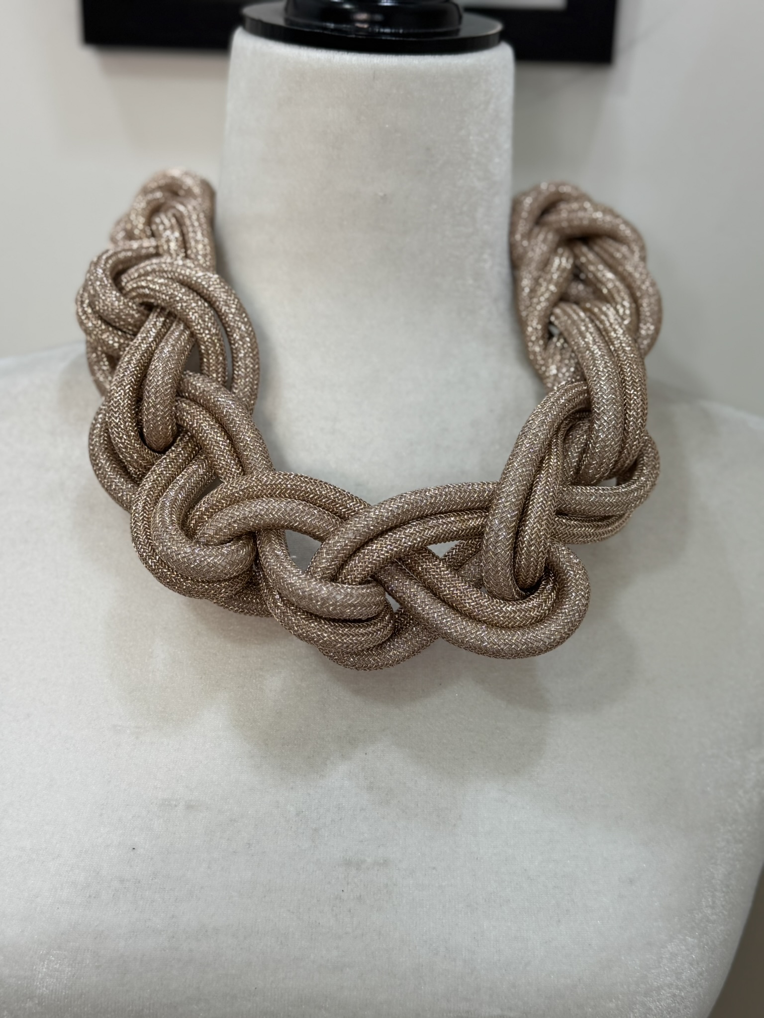 Collar engomado