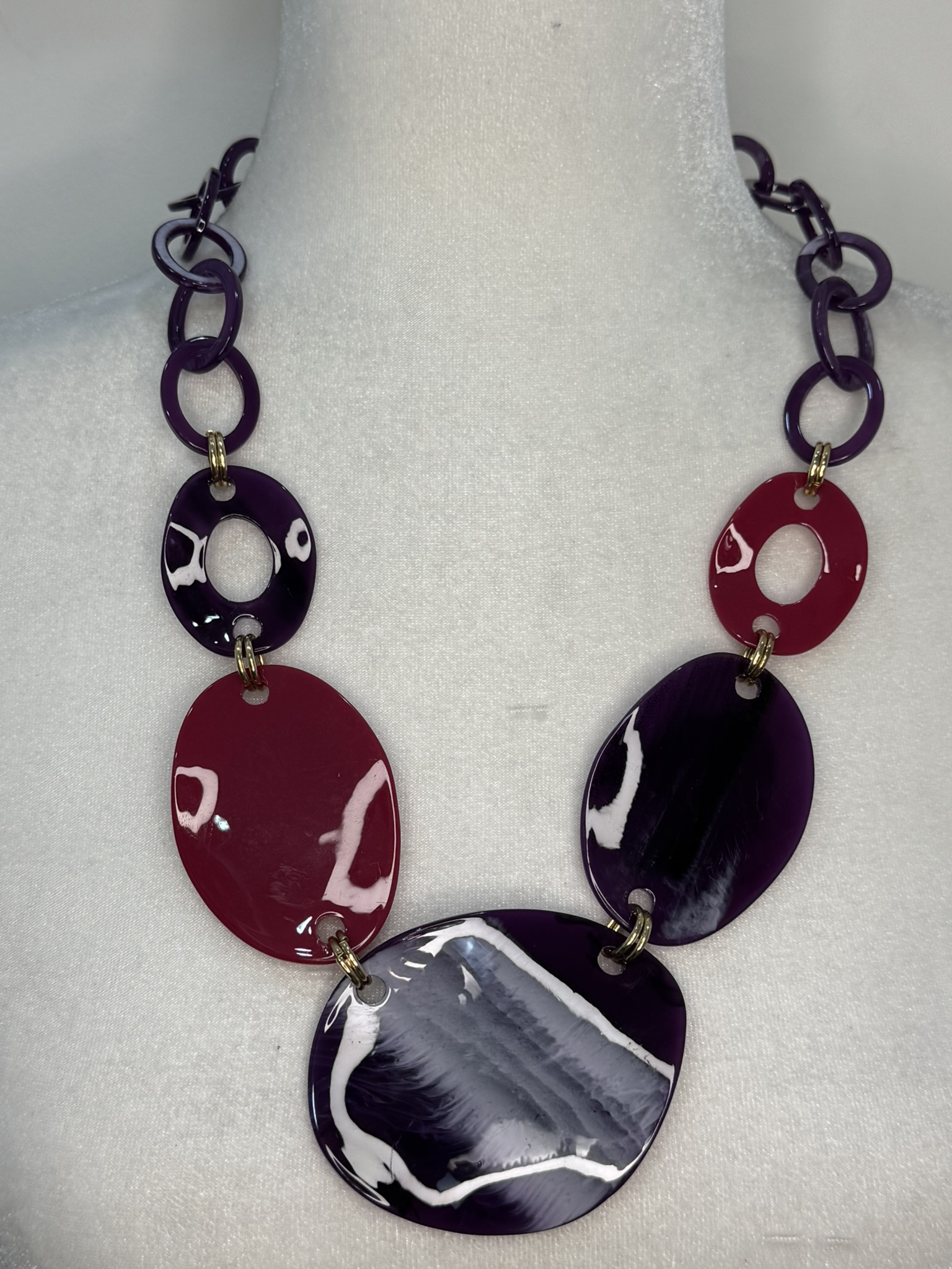 Collar resina granate y marino