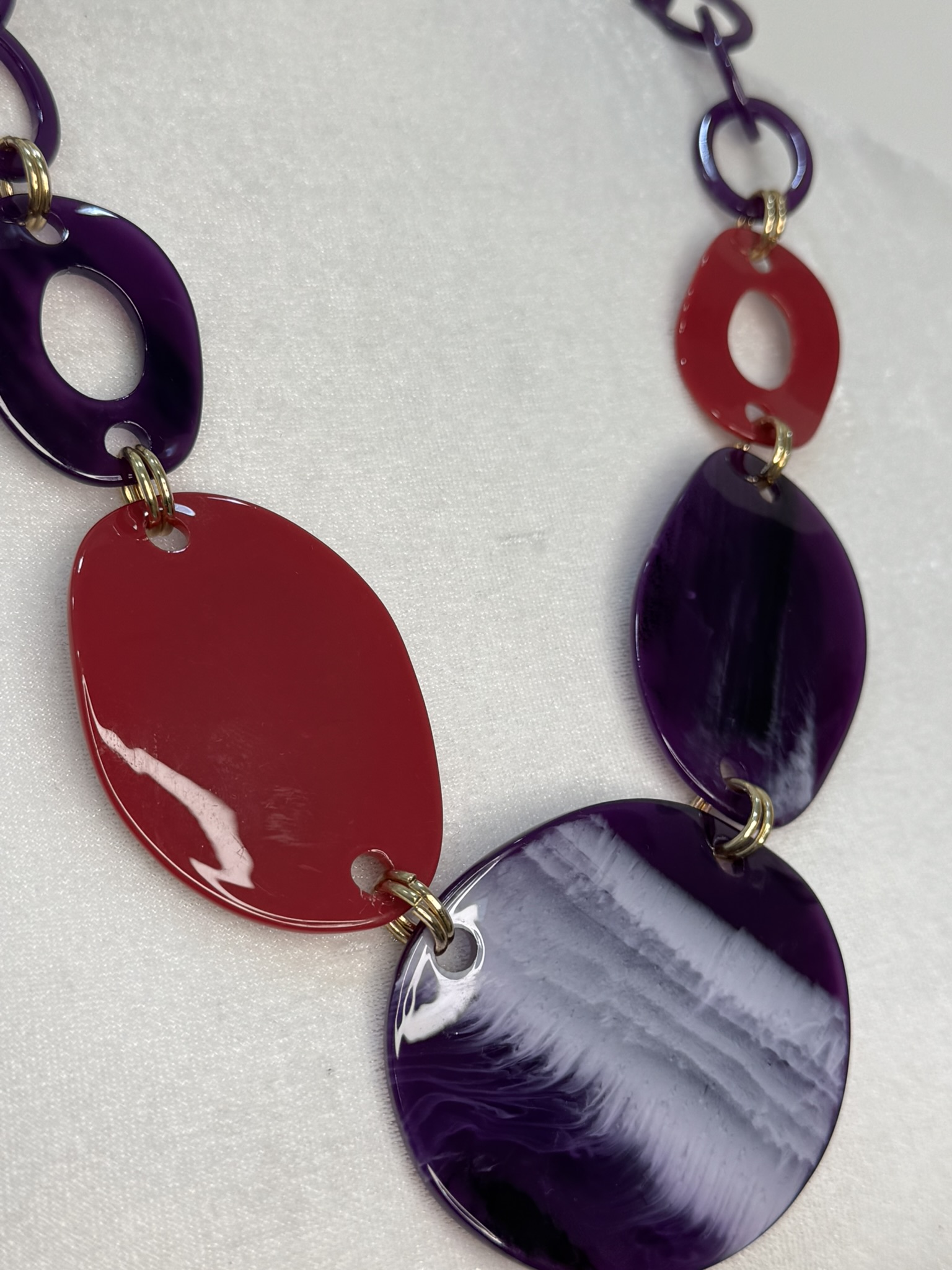 Collar resina granate y marino