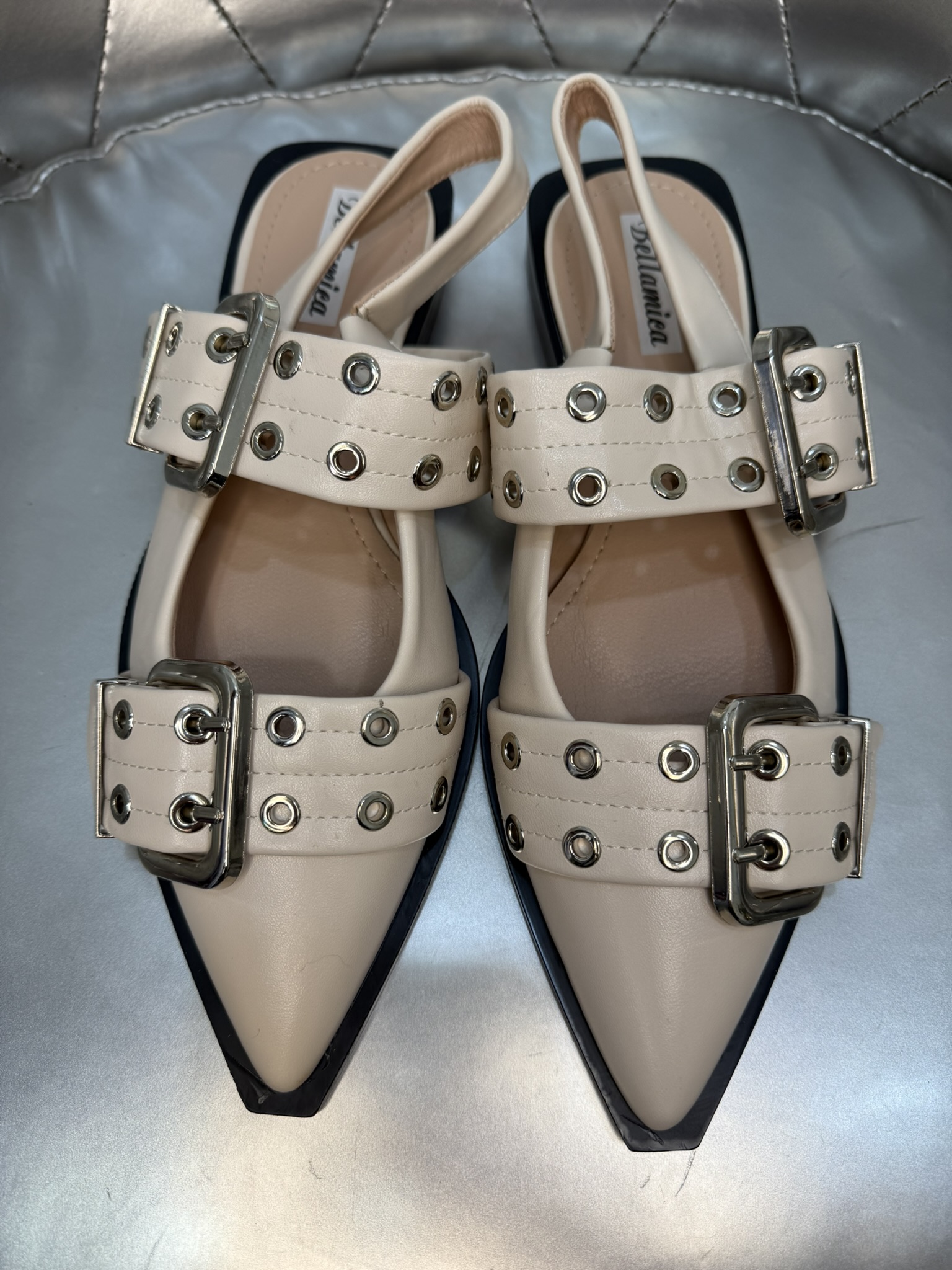 Zapato destalonado hebillas