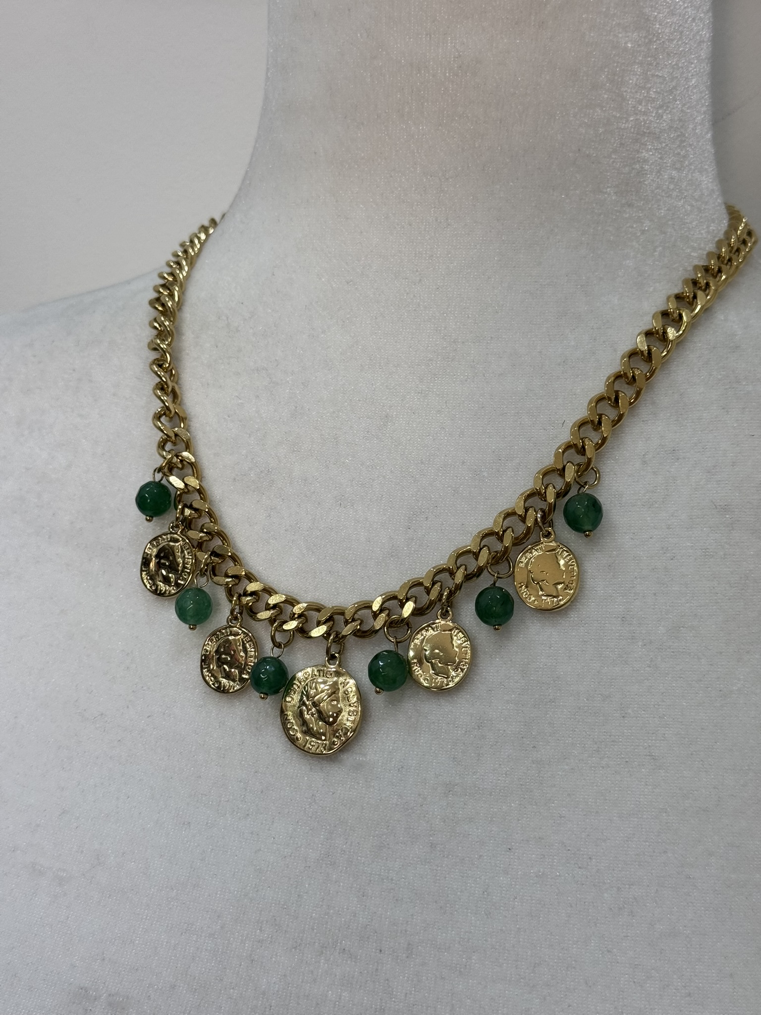 Collar corto monedas