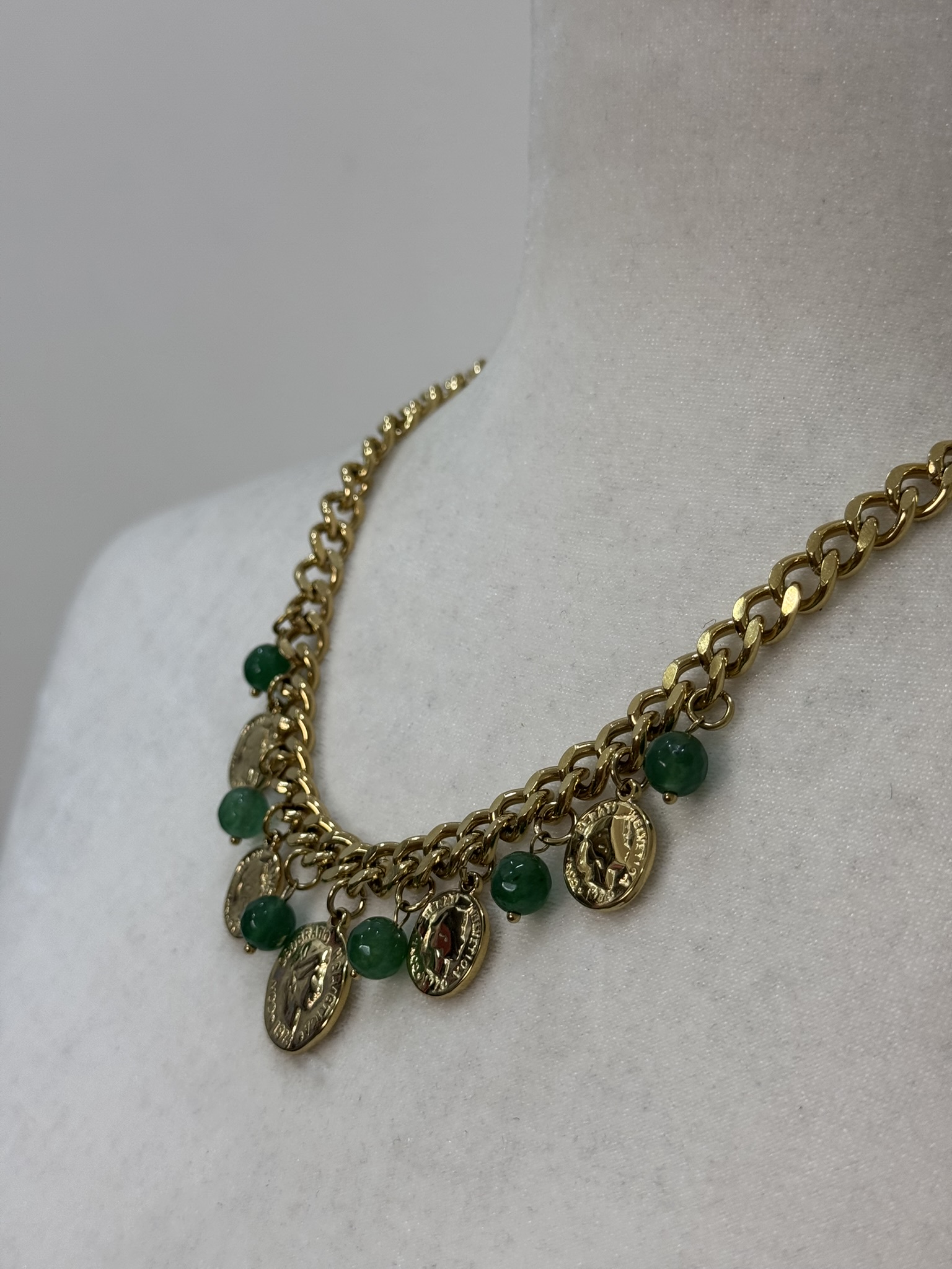 Collar corto monedas