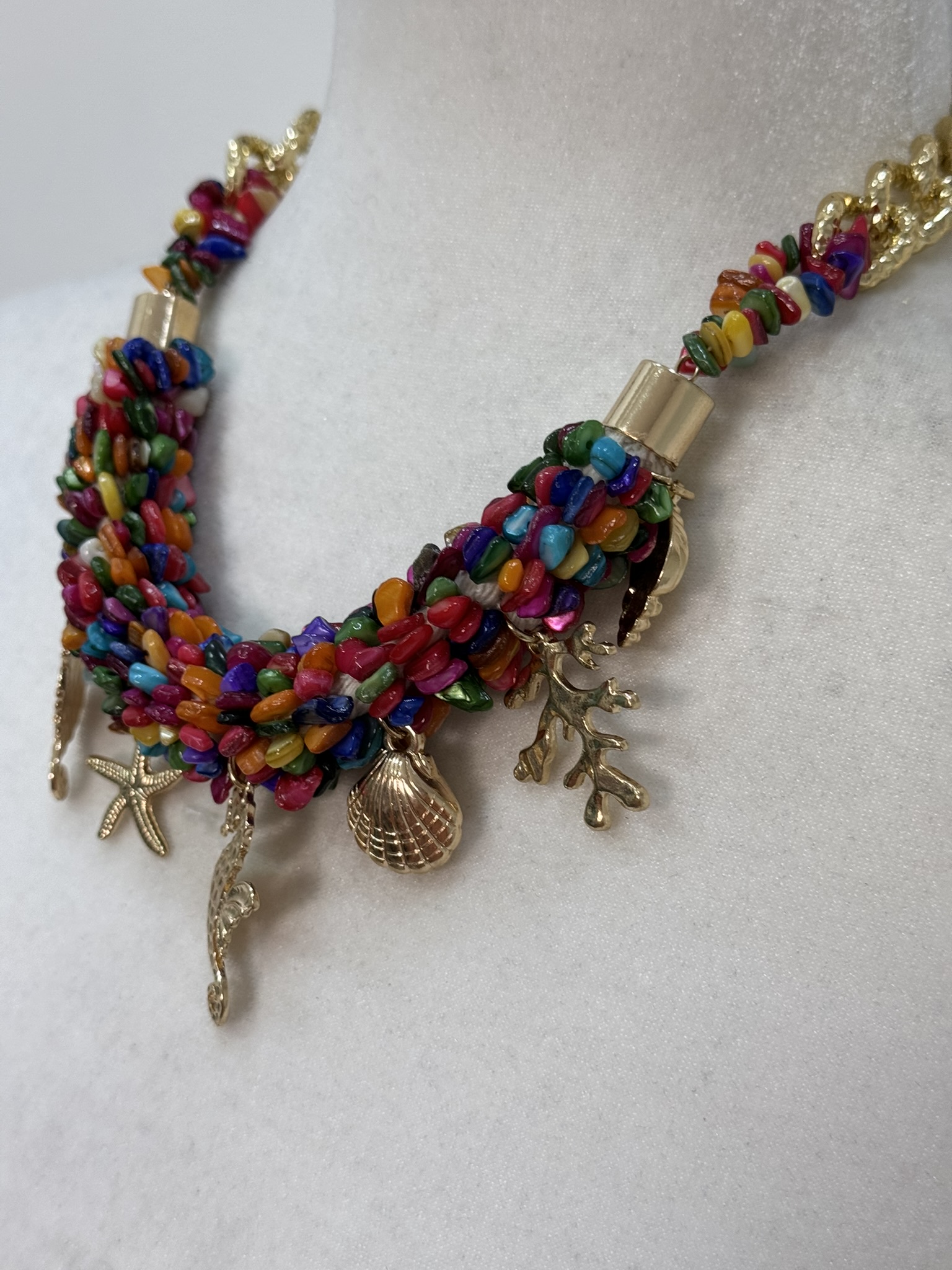 Collar motivos marinos multicolor