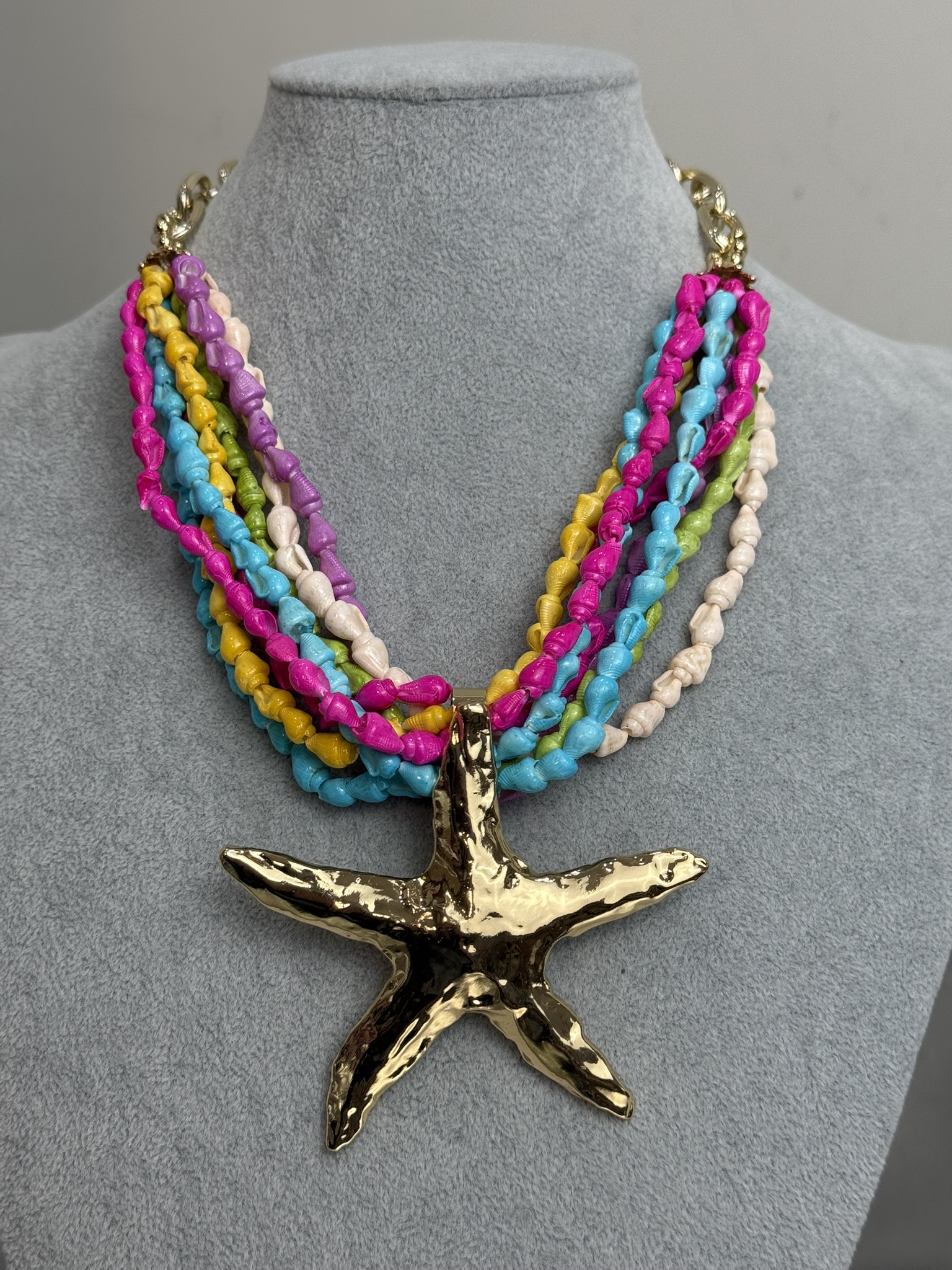Collar estrella dorada