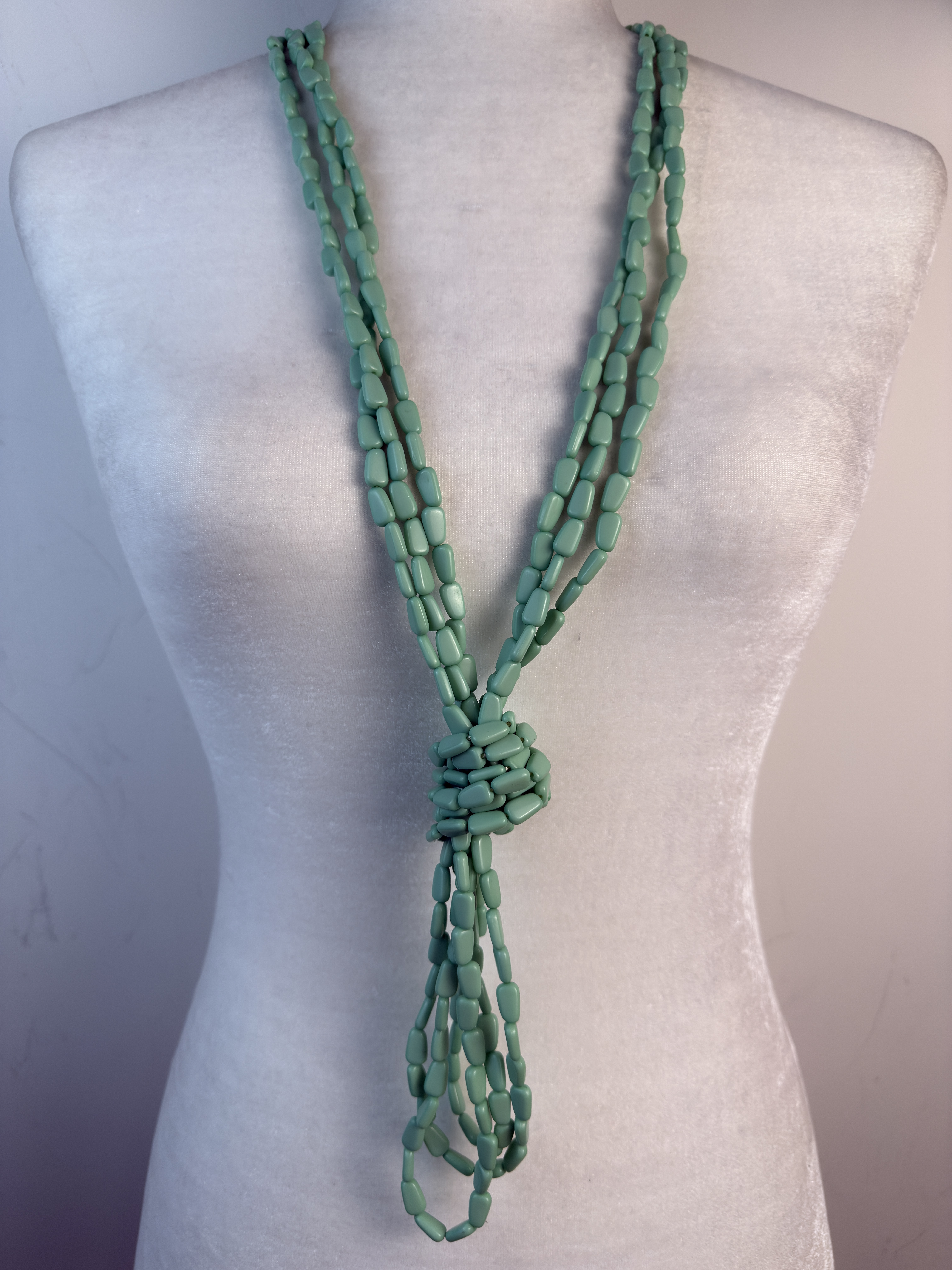 Collar nudo