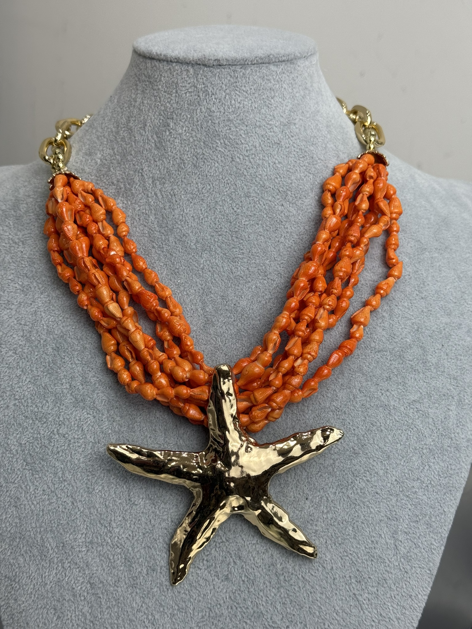 Collar estrella dorada