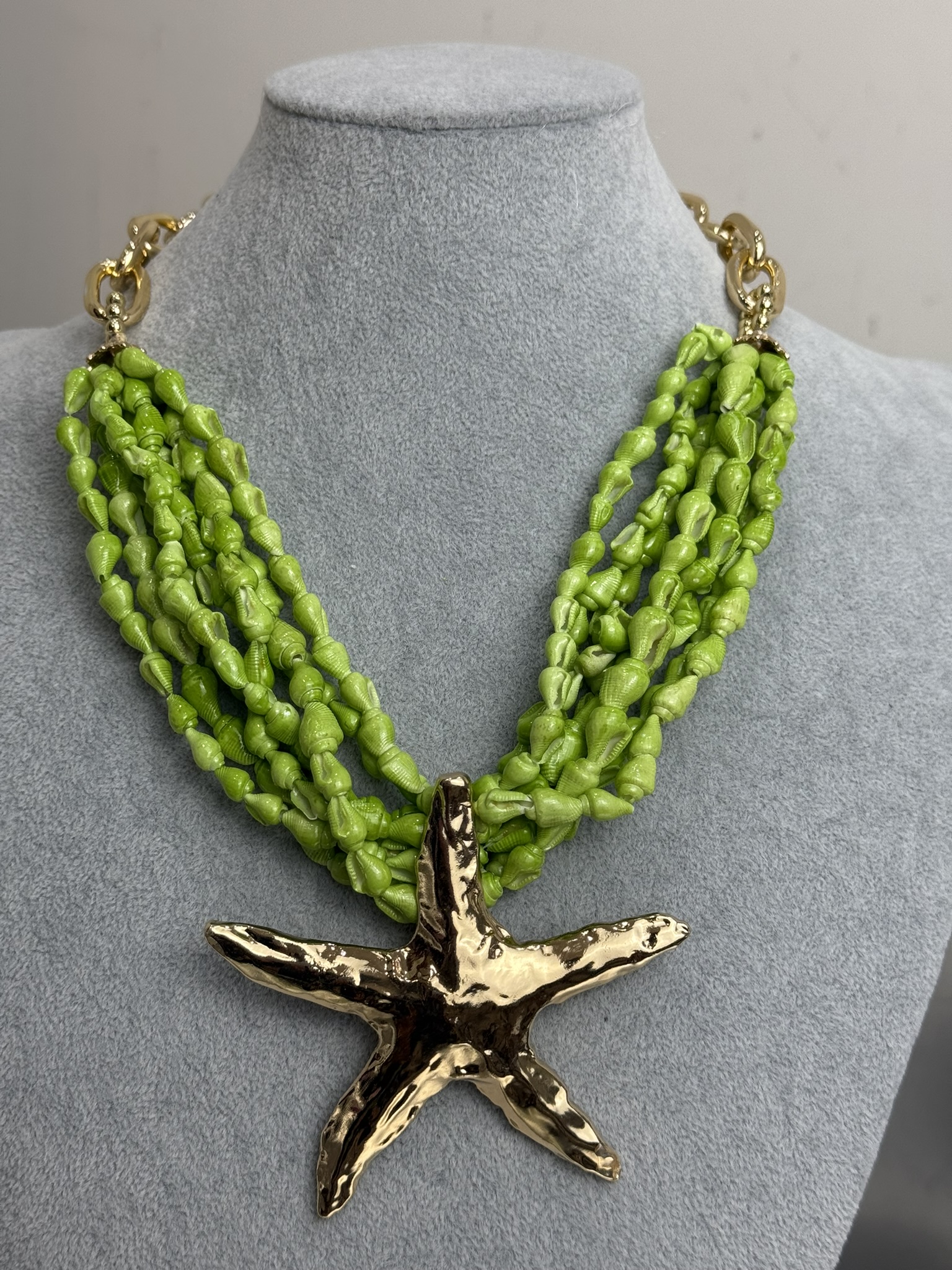 Collar estrella dorada