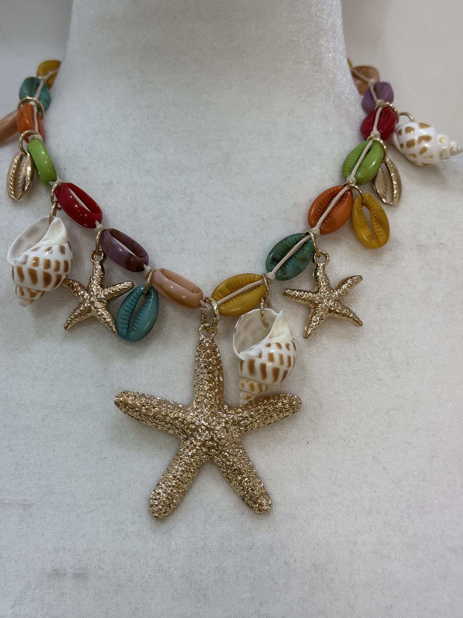 Collar cochas y estrellas 