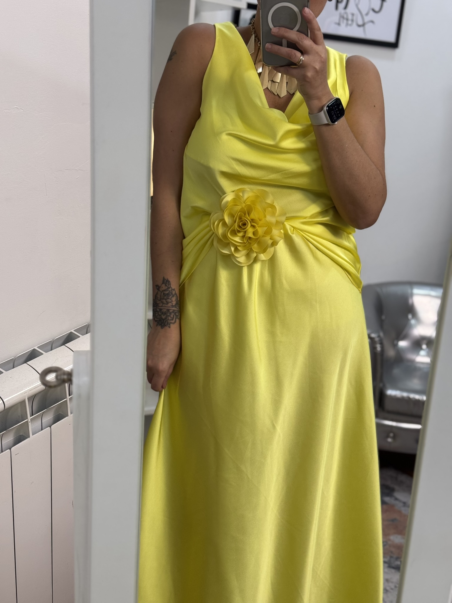 Falda raso pliegue