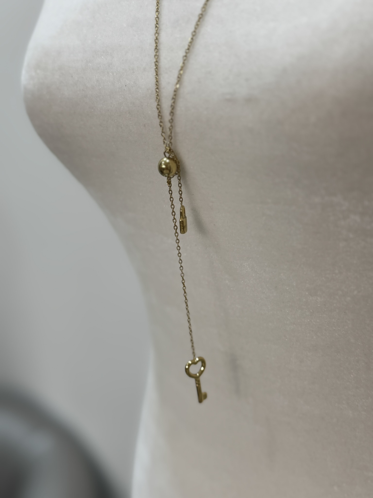 Collar largo llave y candado