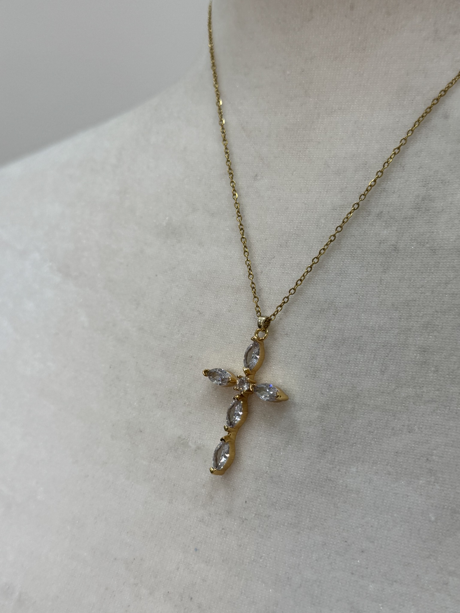 Collar cruz 