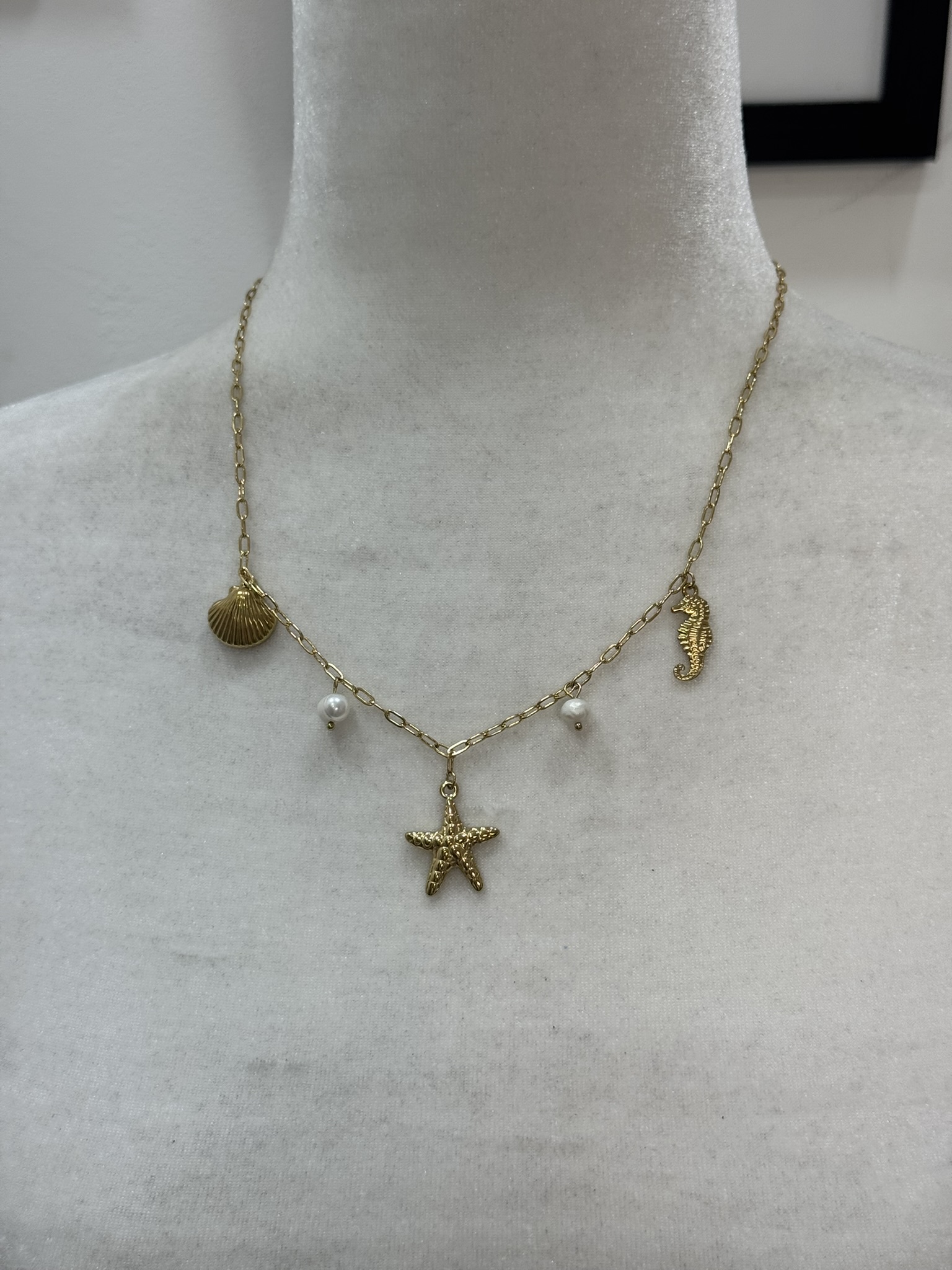 Collar corto estrellita
