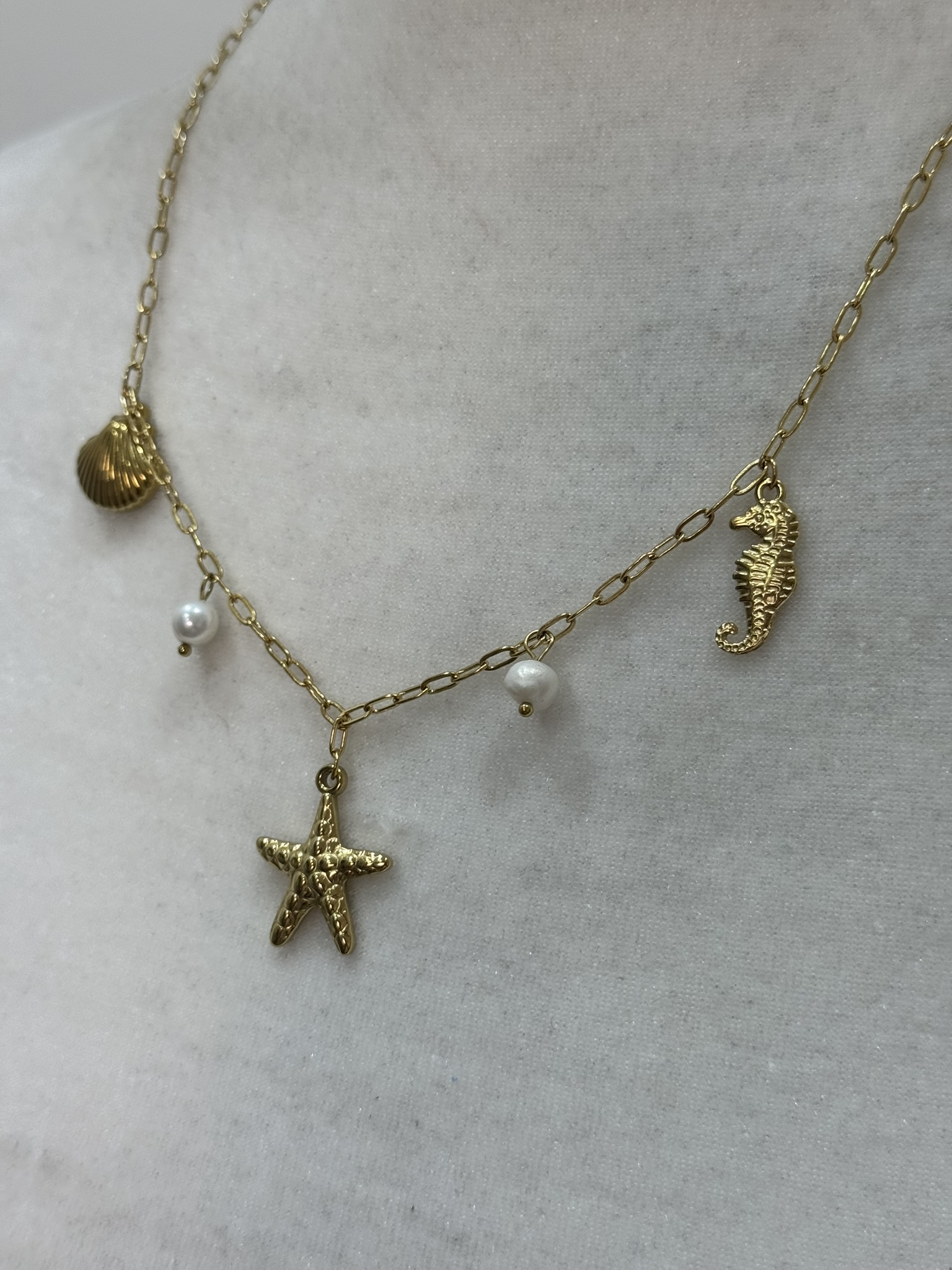 Collar corto estrellita