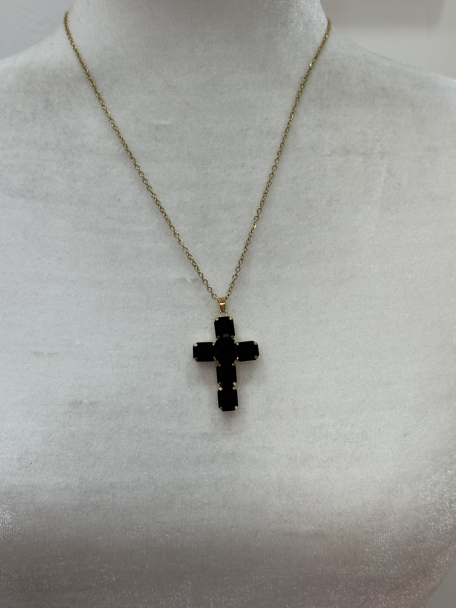 Collar cruz