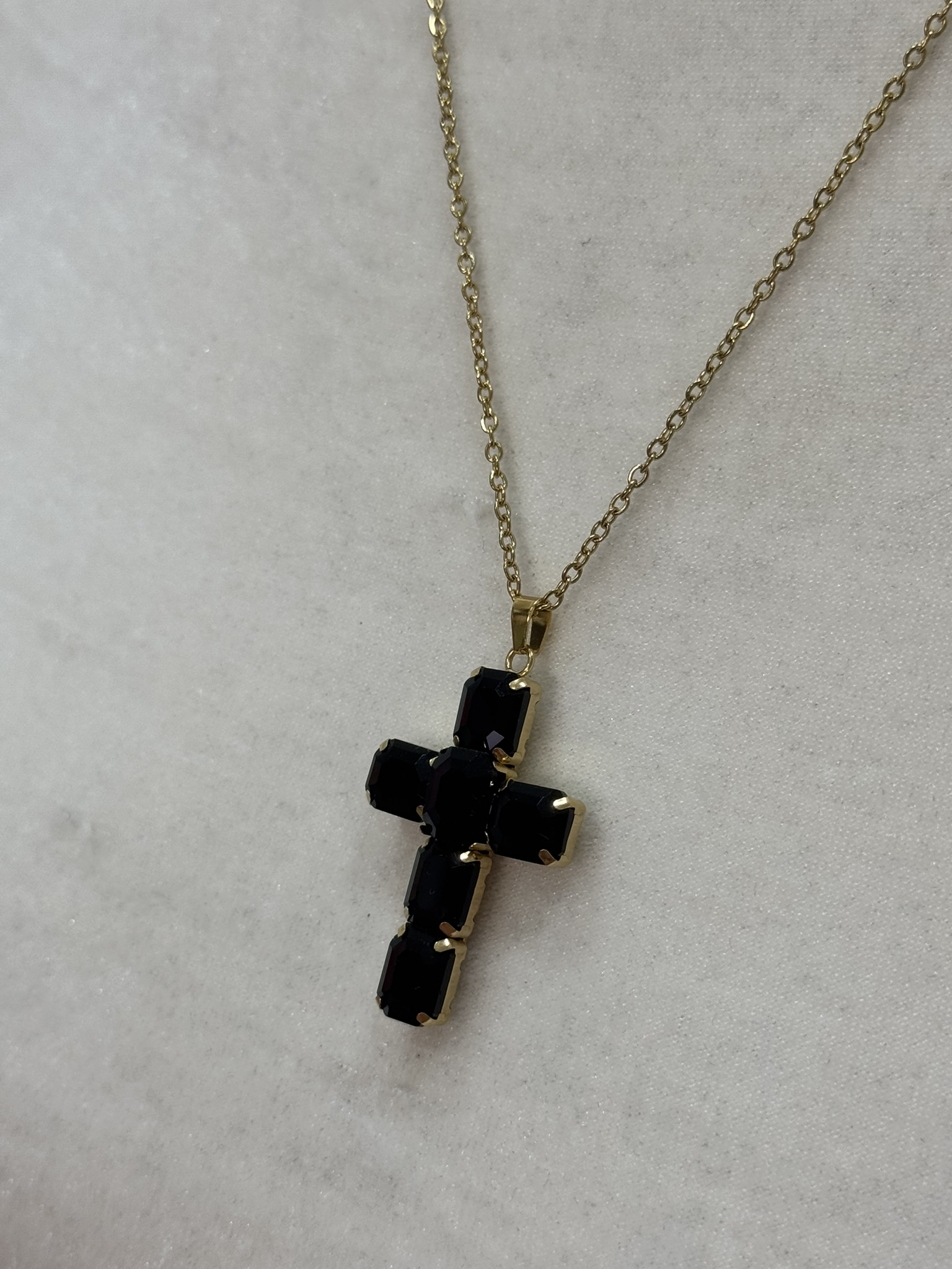 Collar cruz