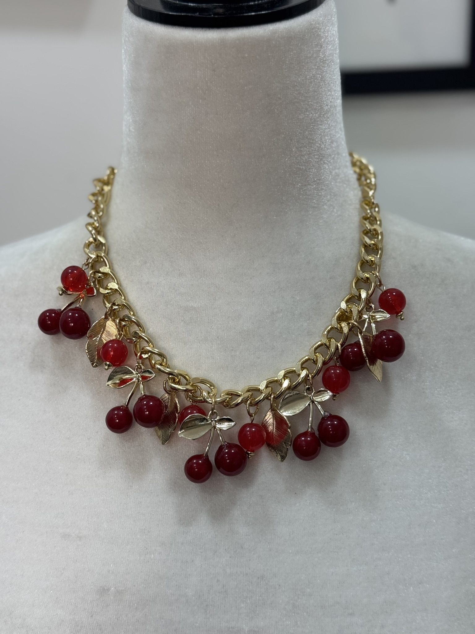 Collar cadena mini cerezas