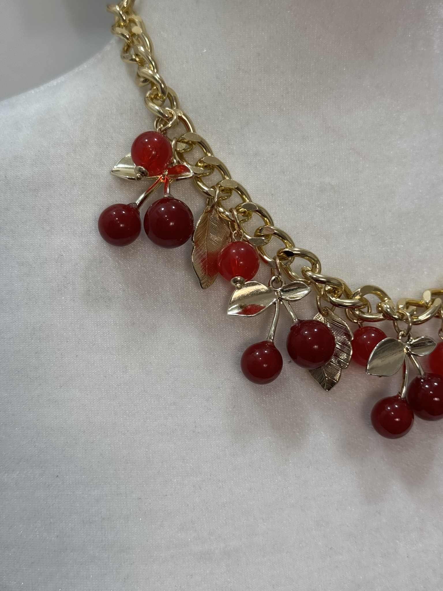 Collar cadena mini cerezas