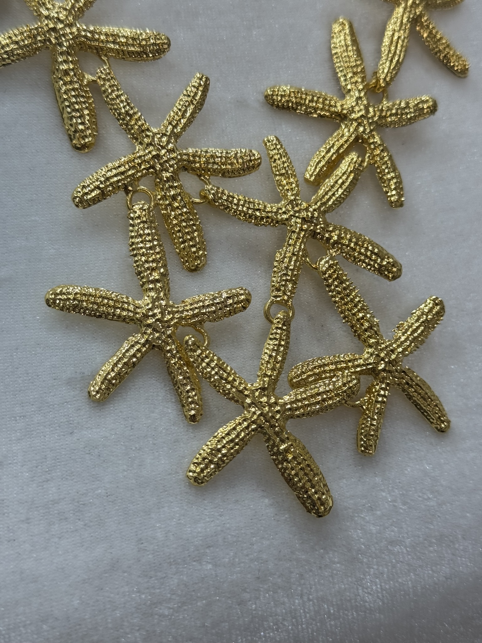 Collar estrellas de mar doradas