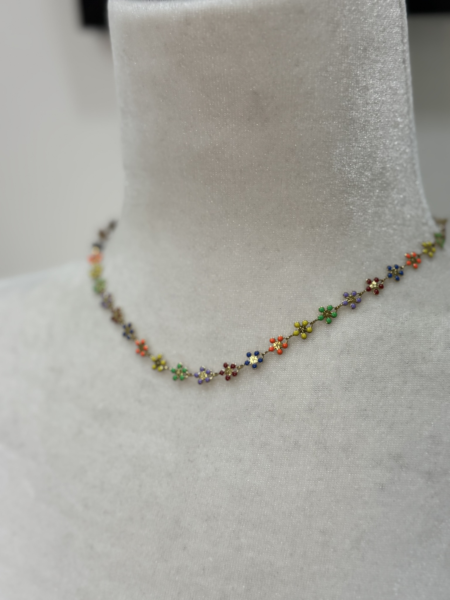 Collar corto flores colores