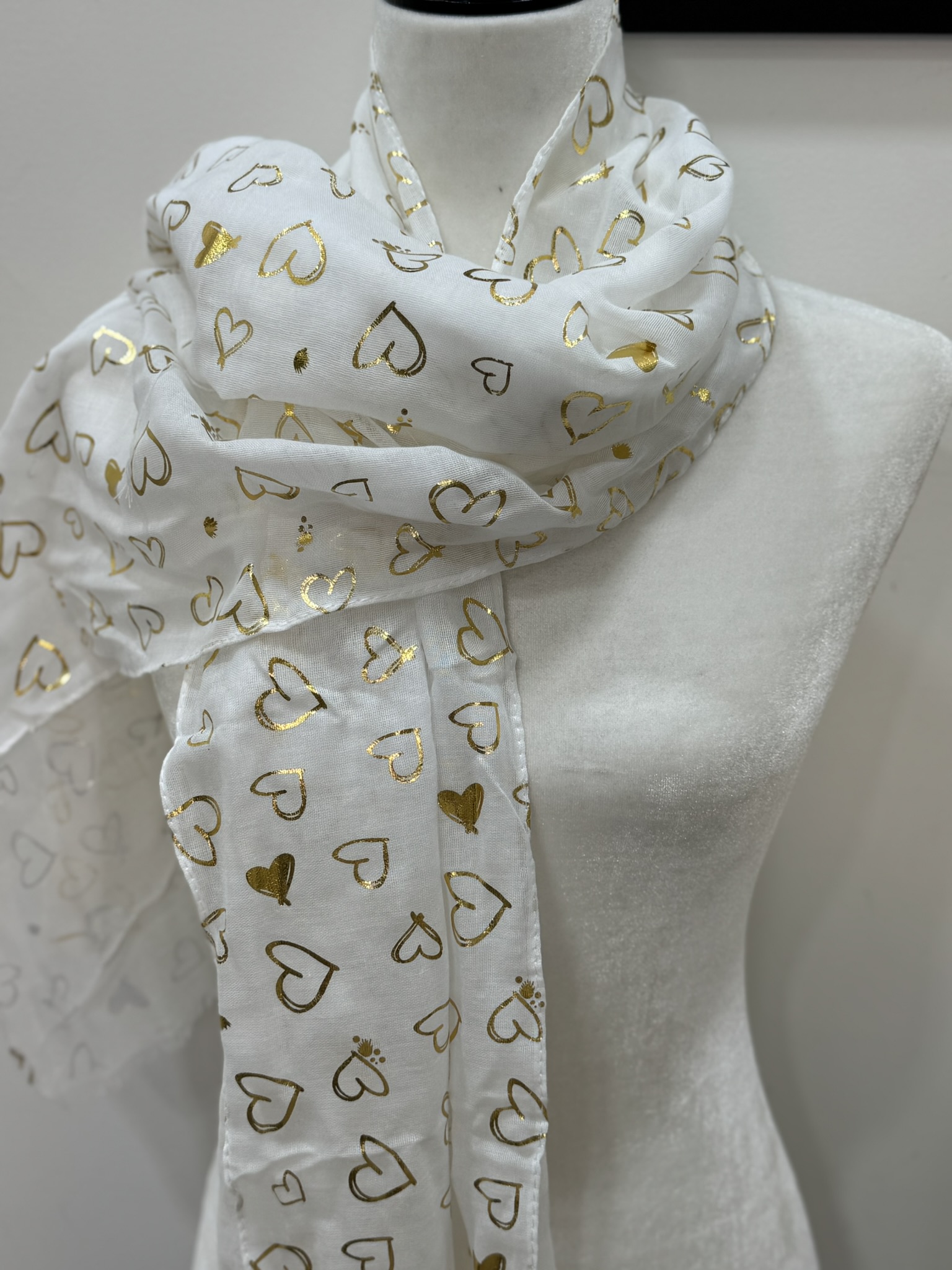Pañuelo corazones dorados