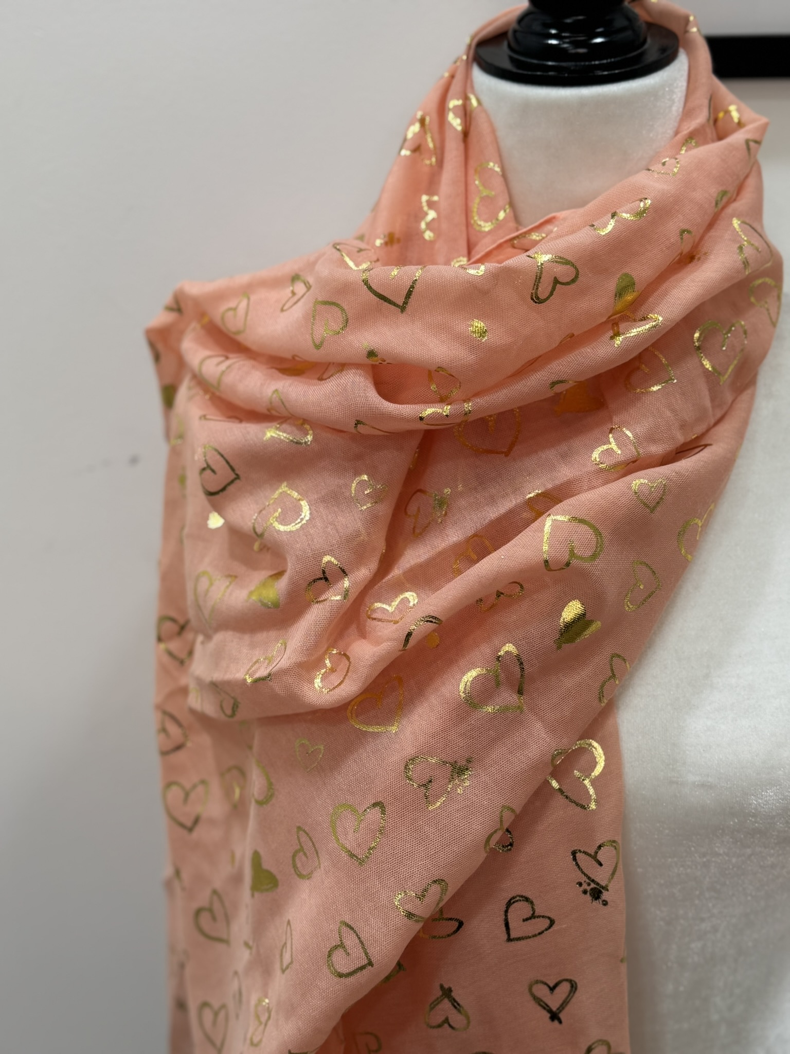 Pañuelo corazones dorados