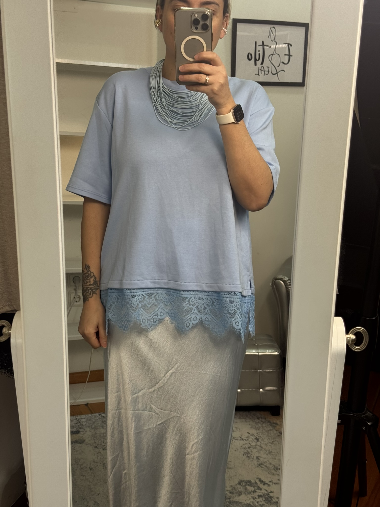 Camiseta bajo encaje