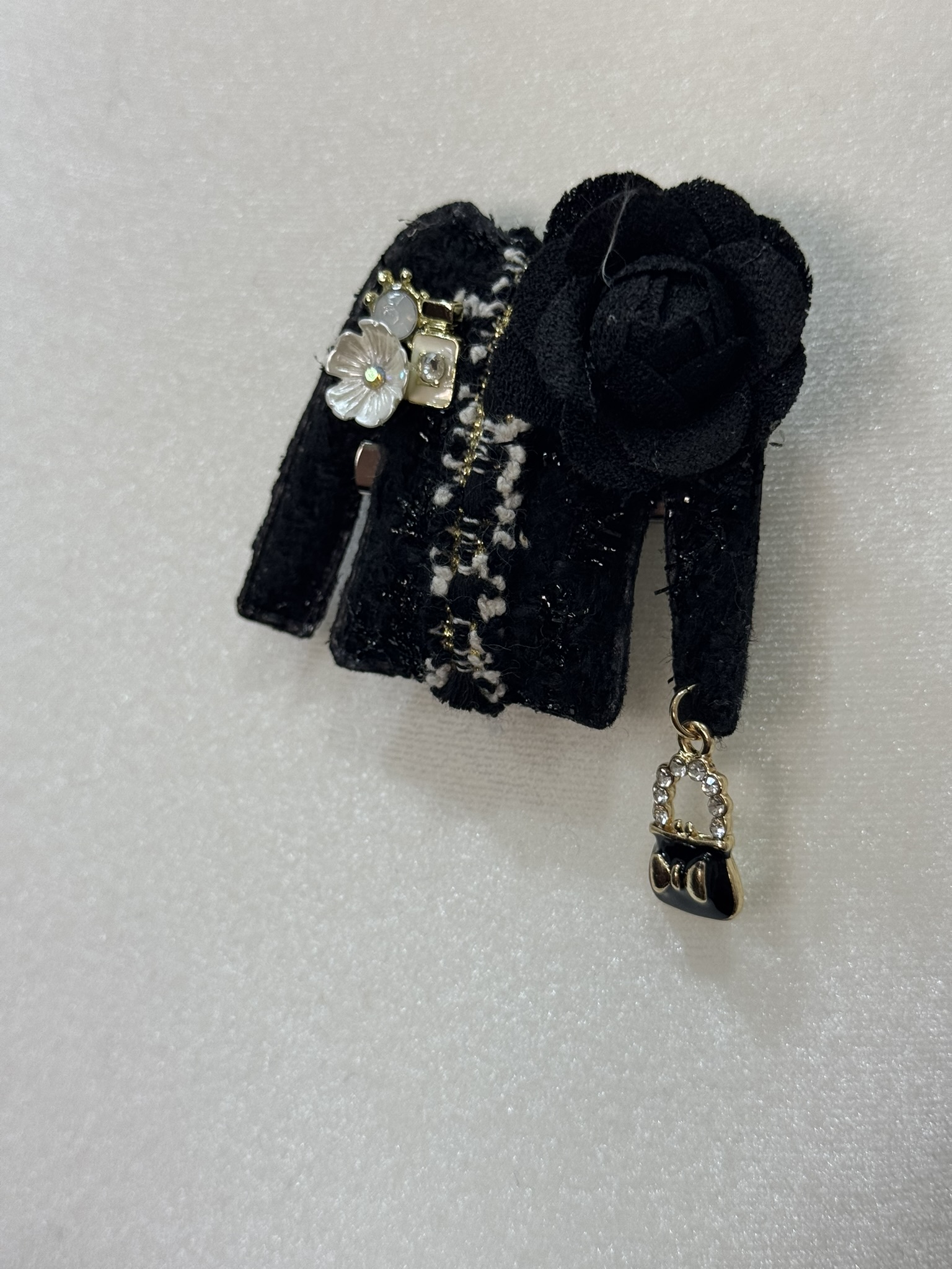 Broche Chanelita