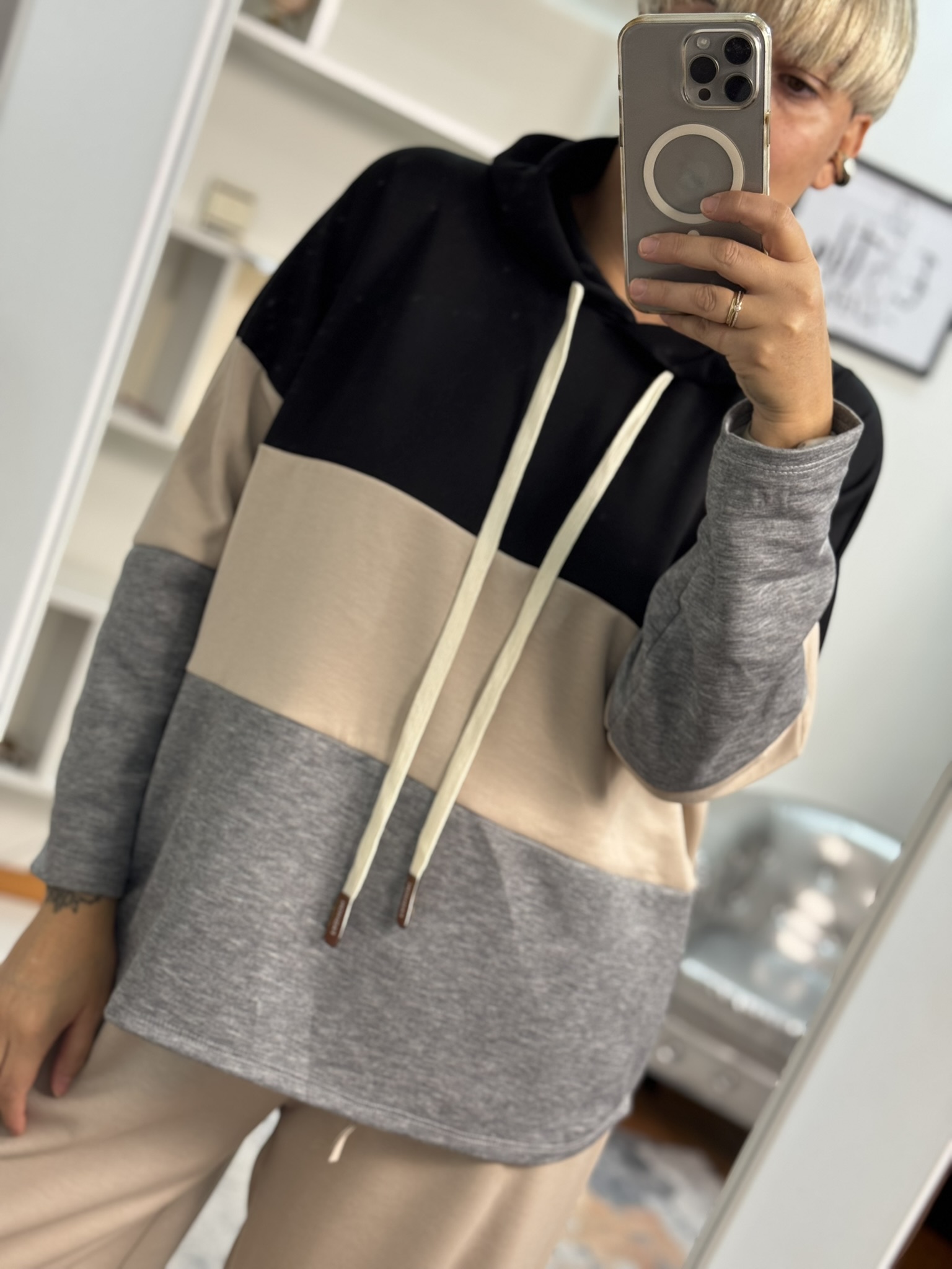 Sudadera tricolor