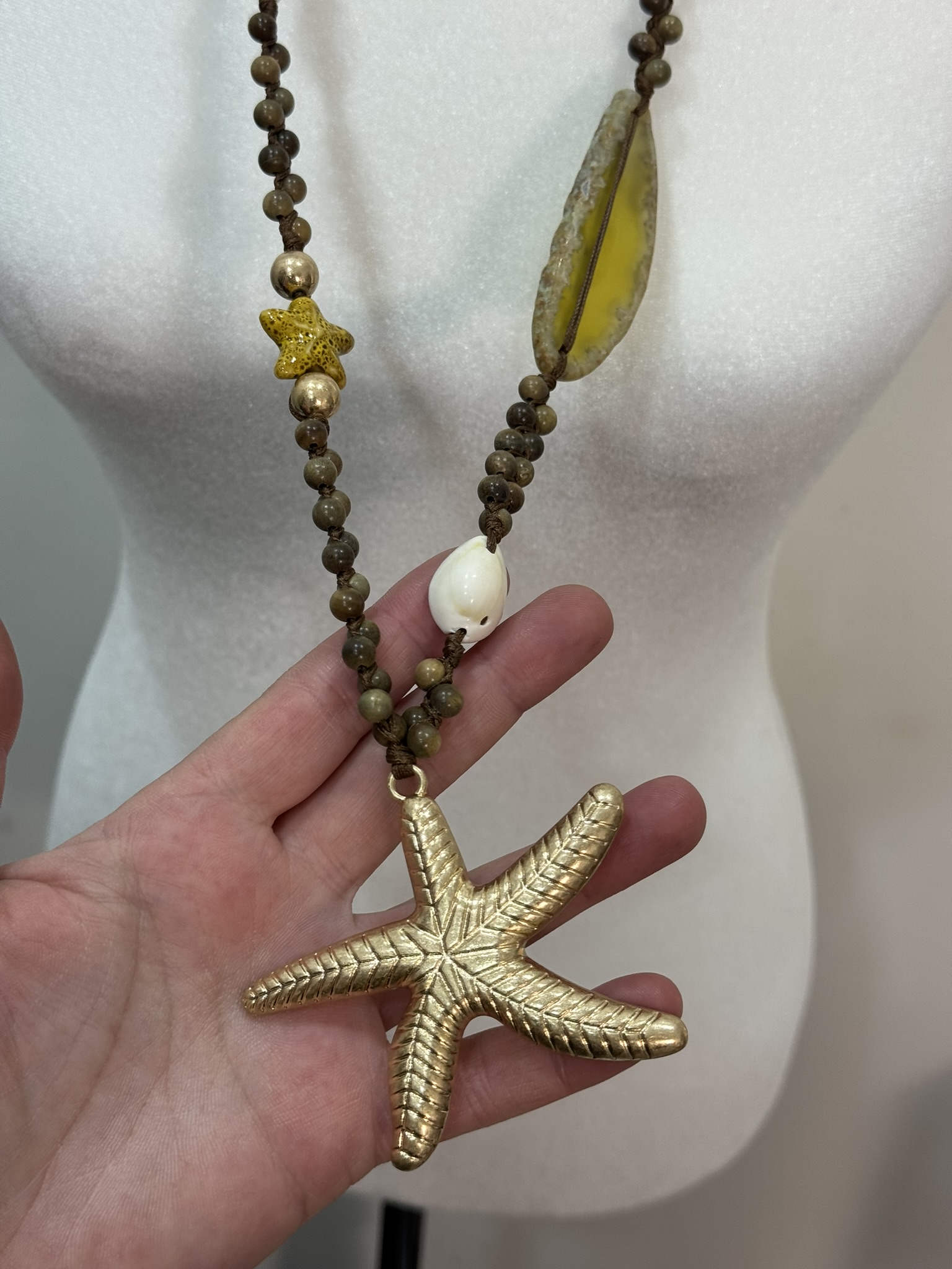 Collar verde detalle estrella