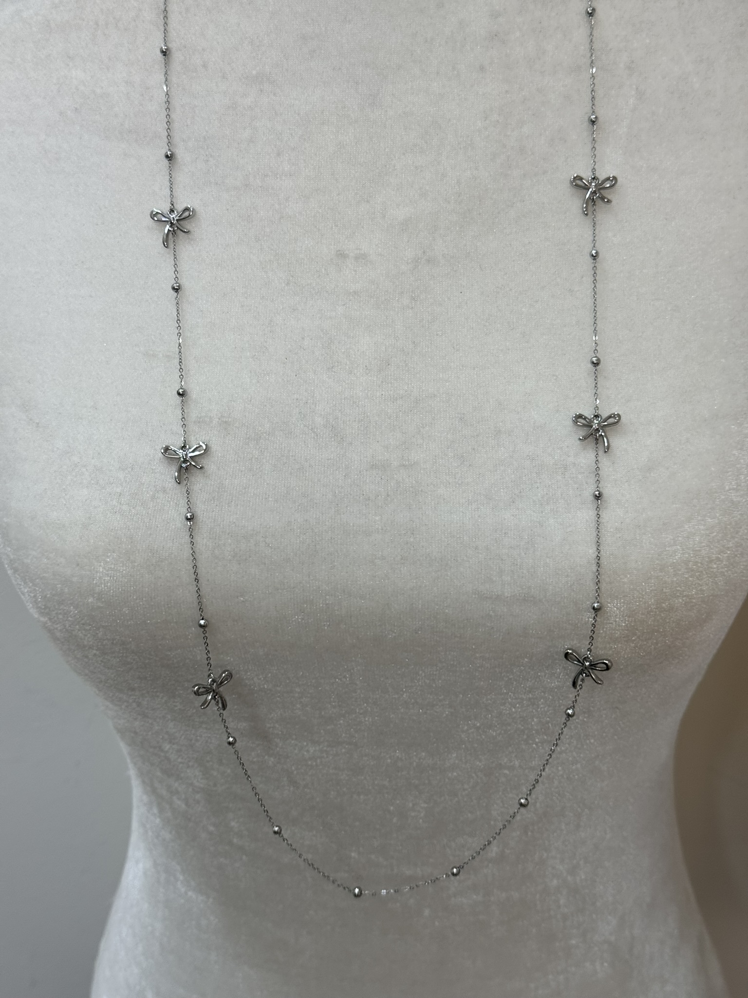 Collar largo lacitos