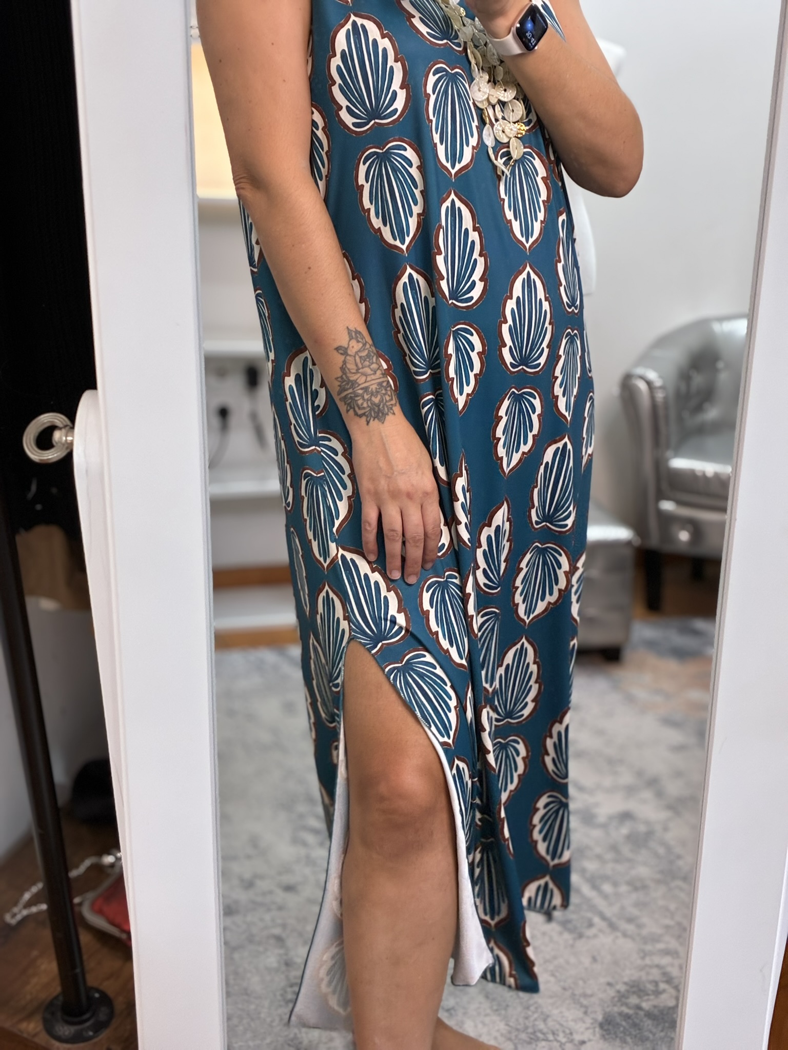 Vestido hojas tela fría 