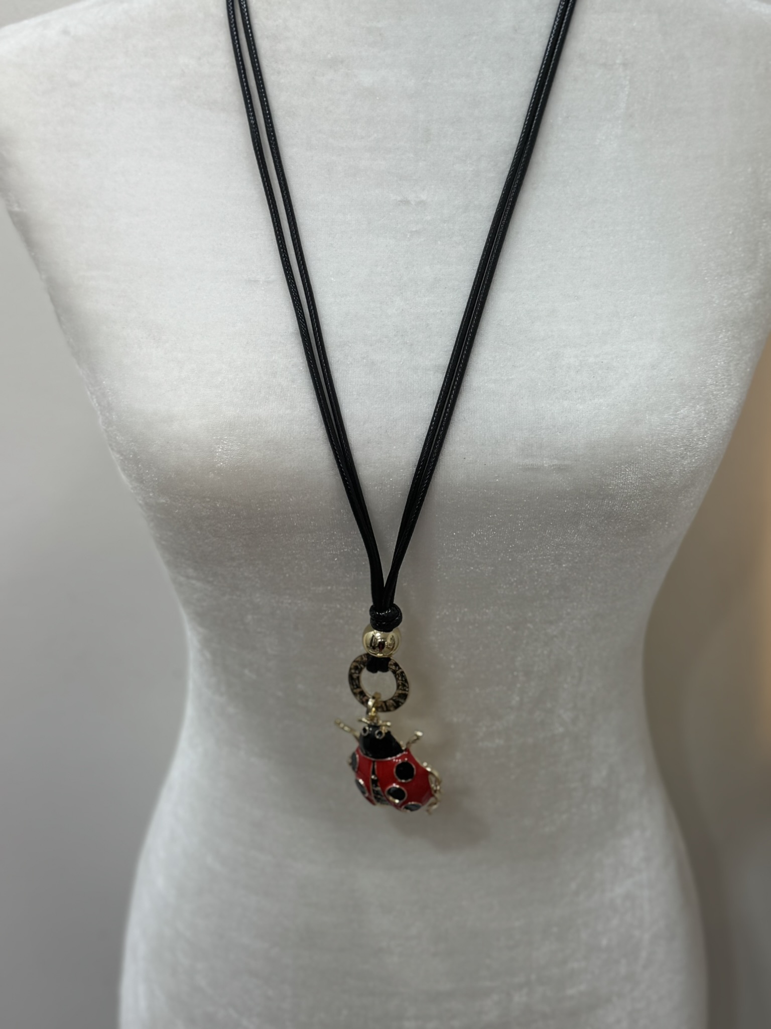 Collar mariquita