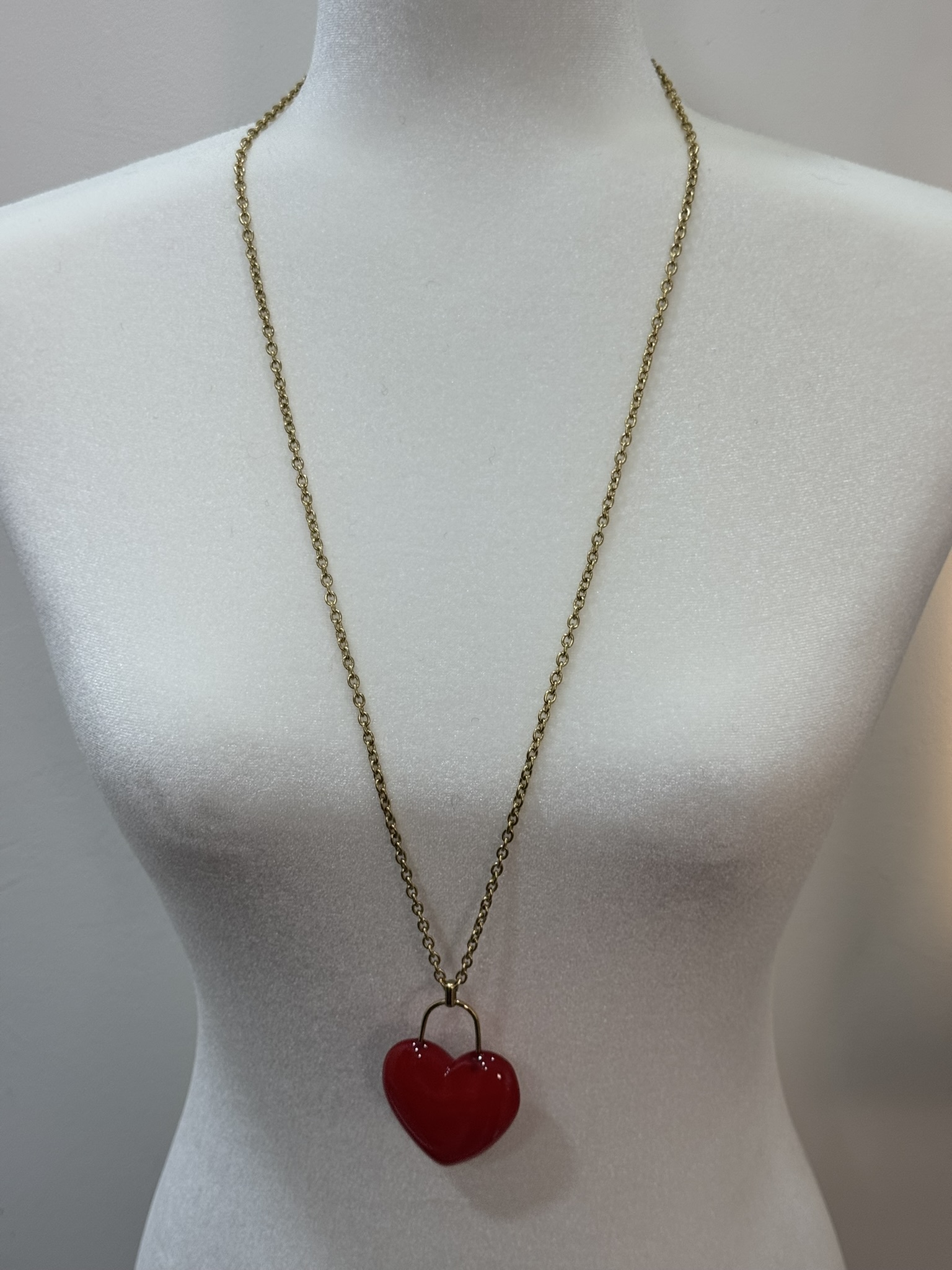 Collar corazón rojo