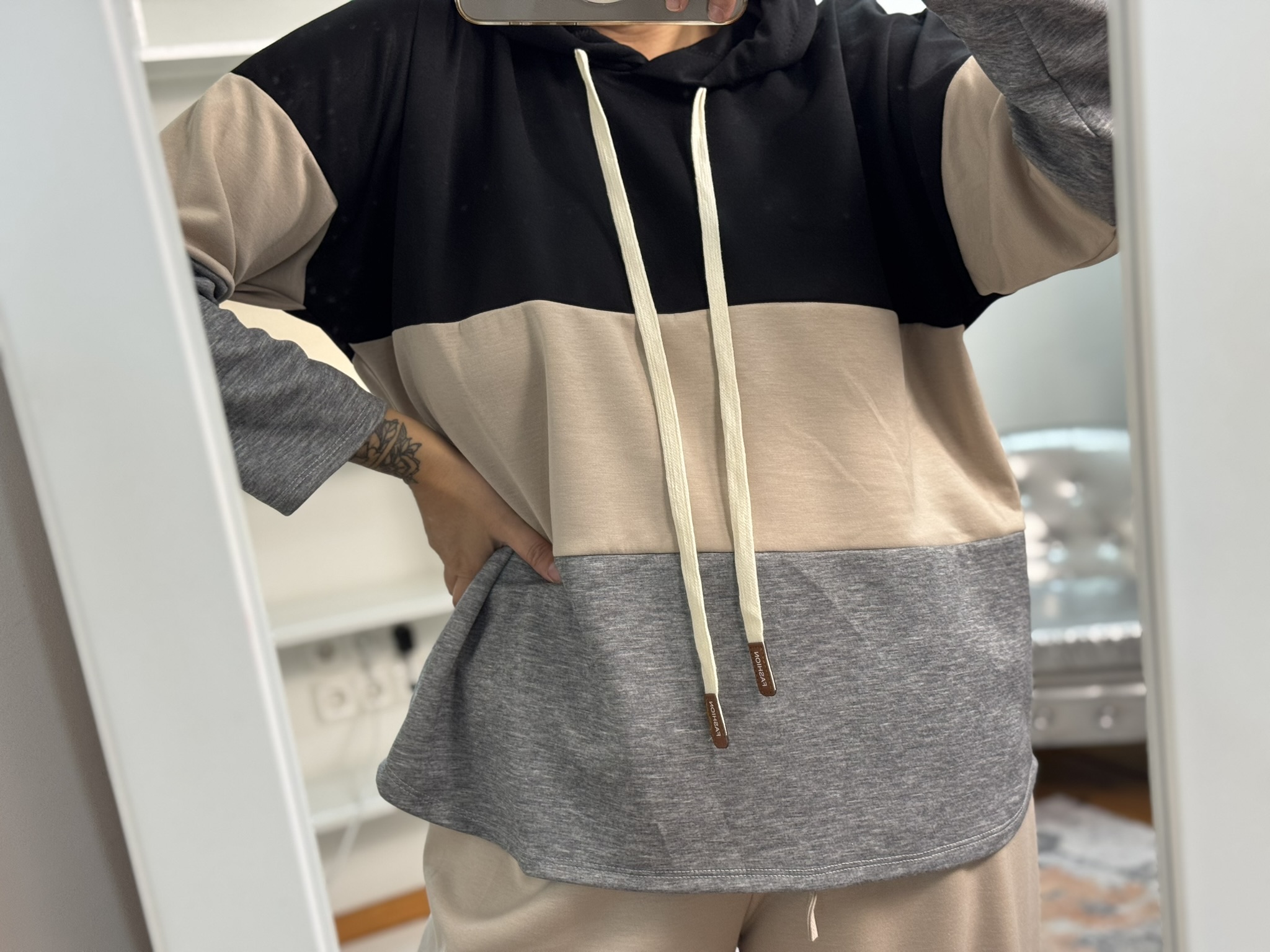 Sudadera tricolor