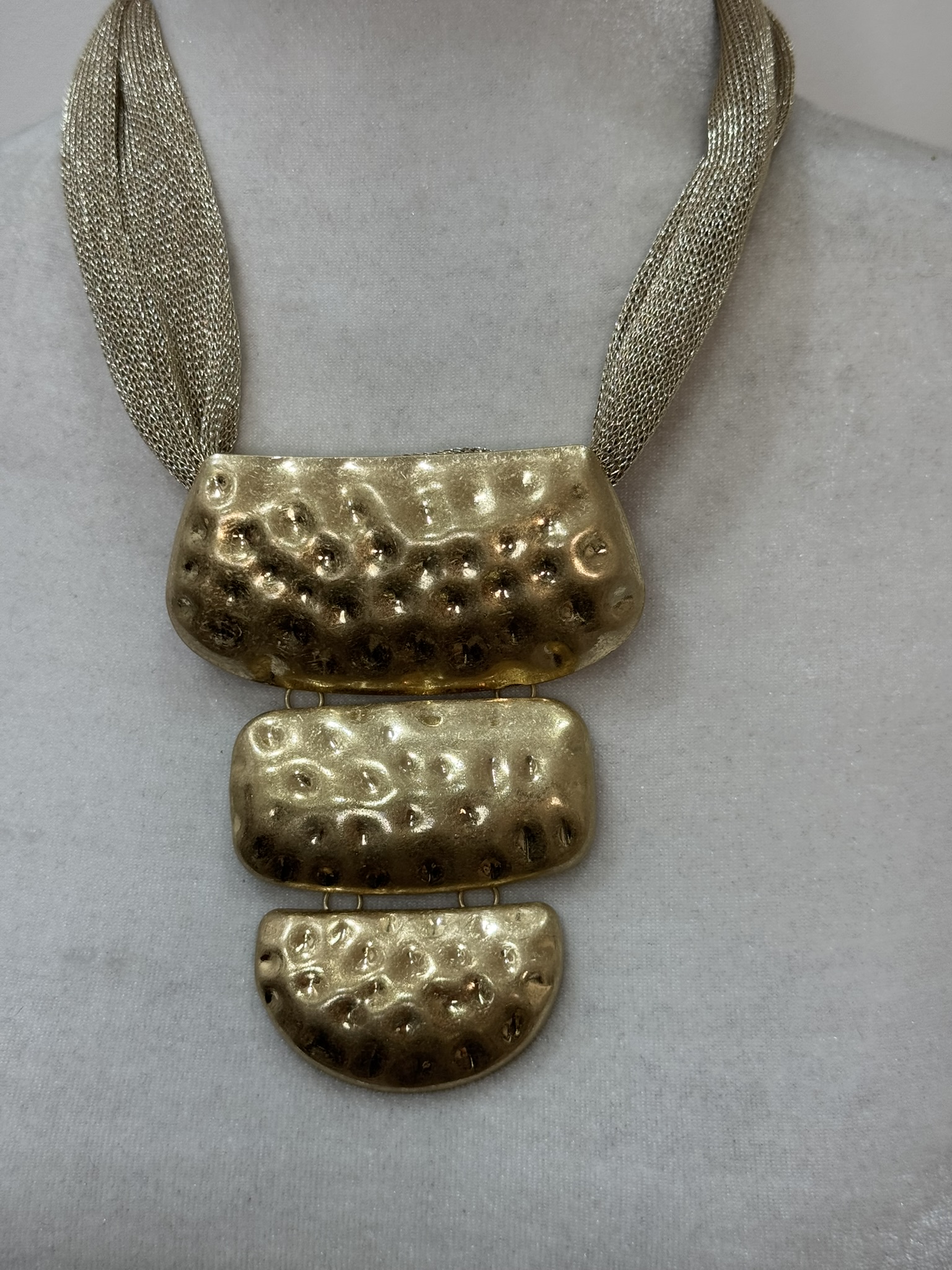 Collar red triple
