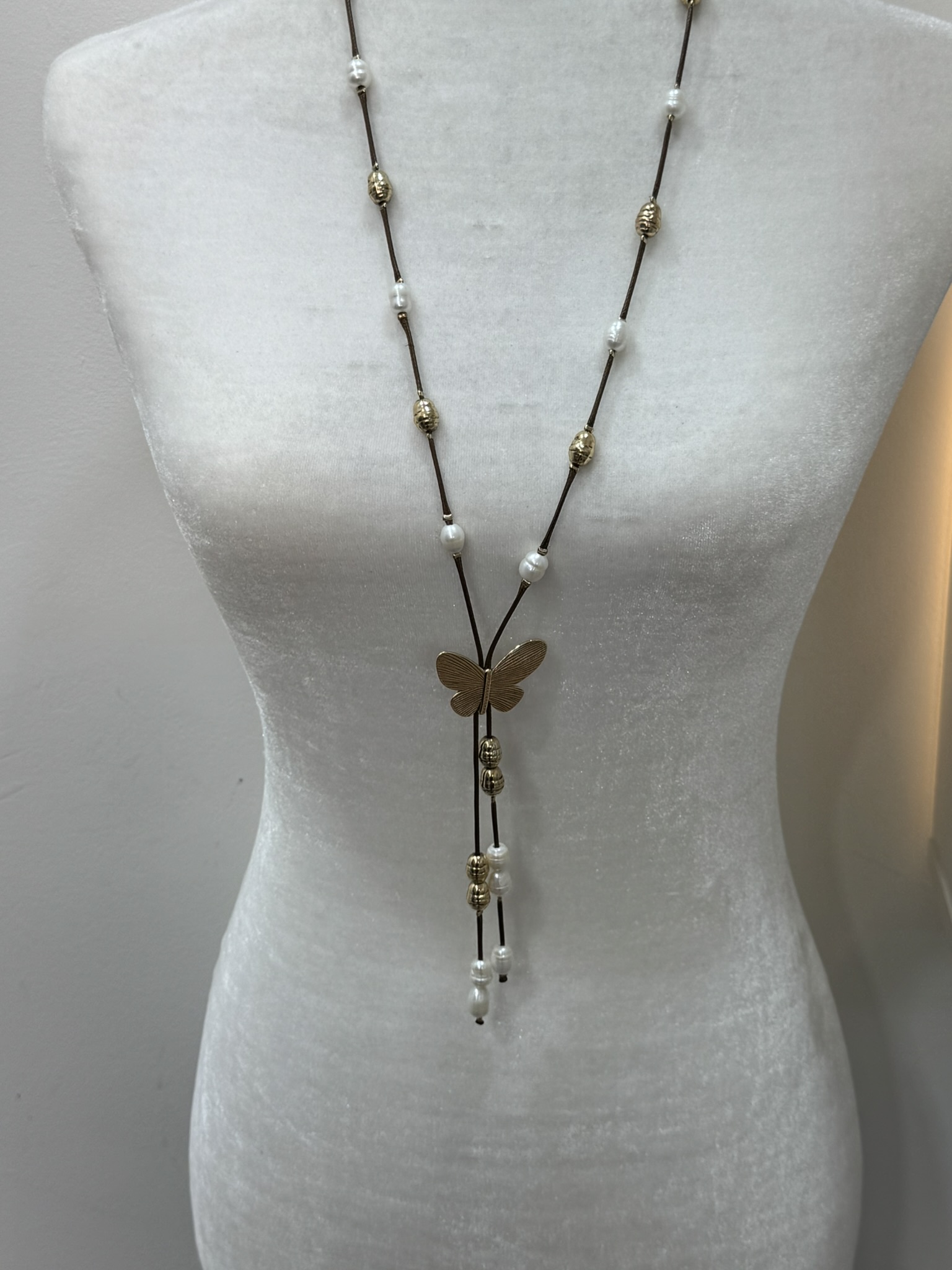 Collar largo mariposa