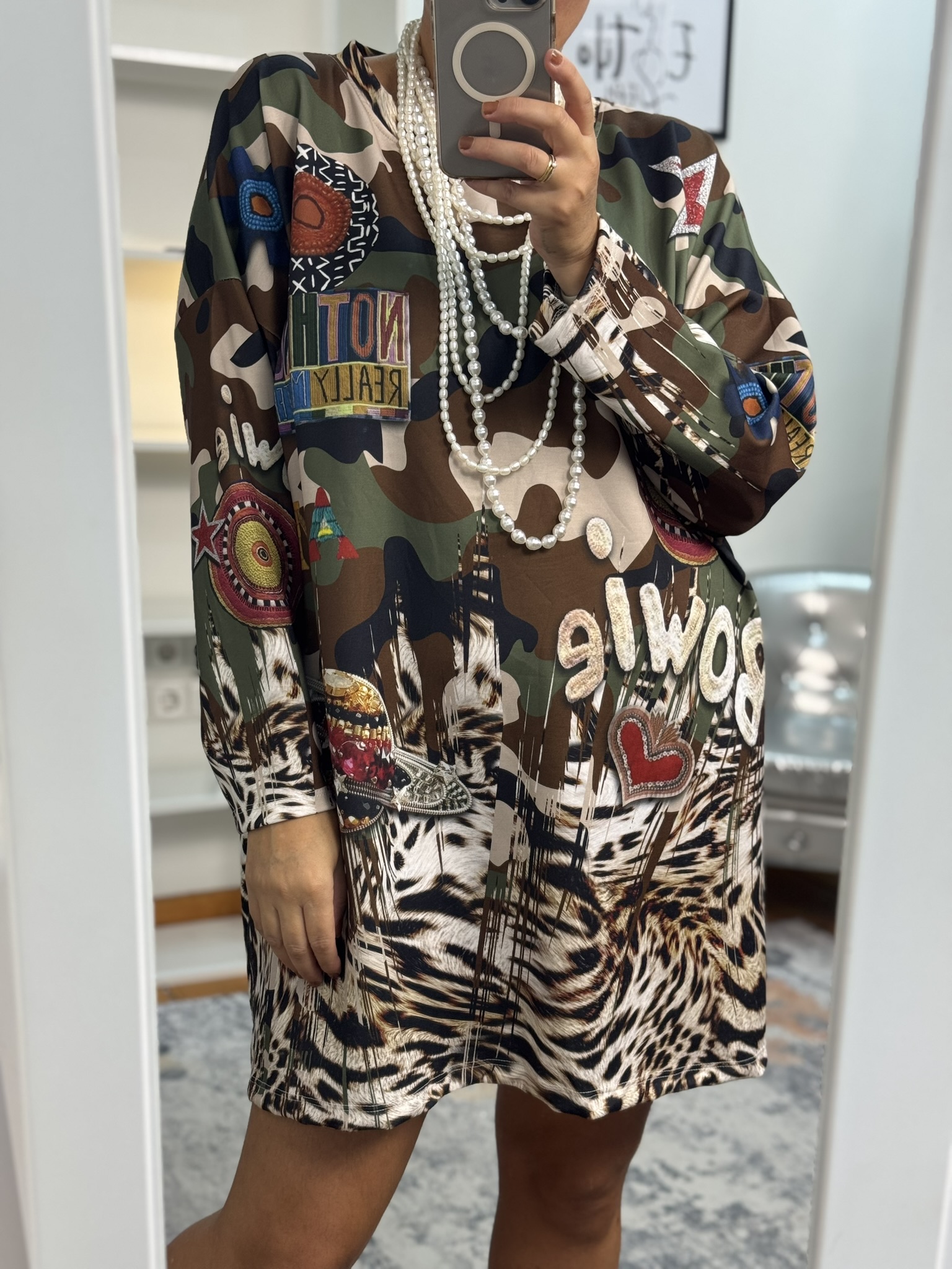 Vestido-sudadera estampado y animal print