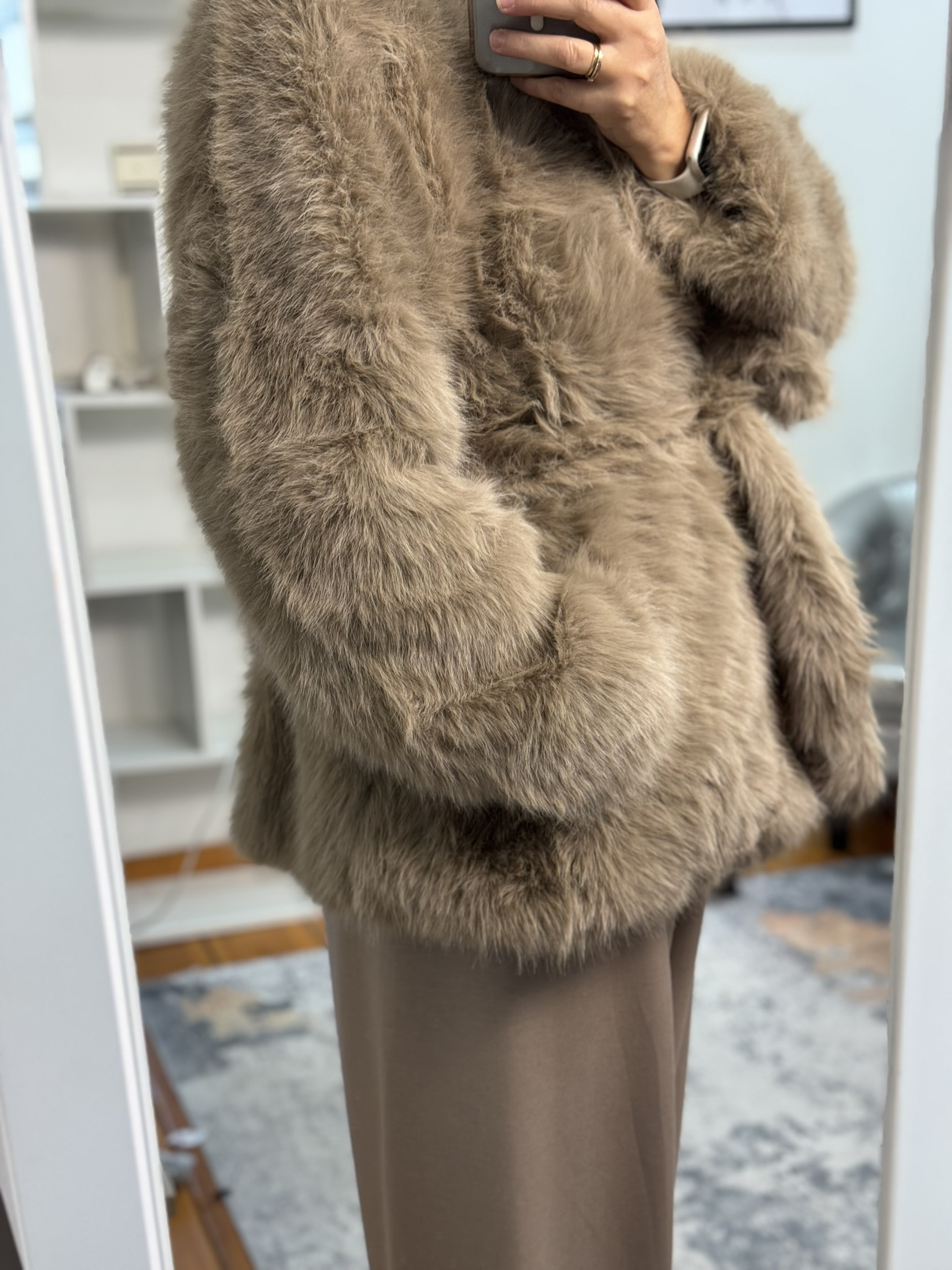 Abrigo pelo cinturón