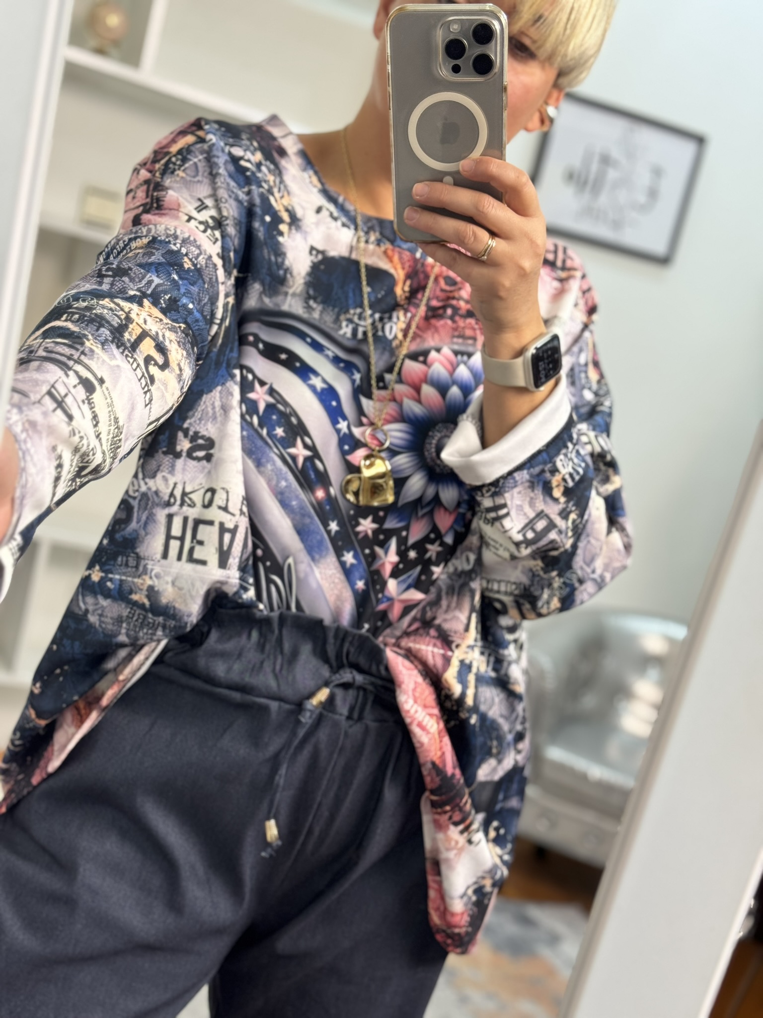 Sudadera amplia corazón flores