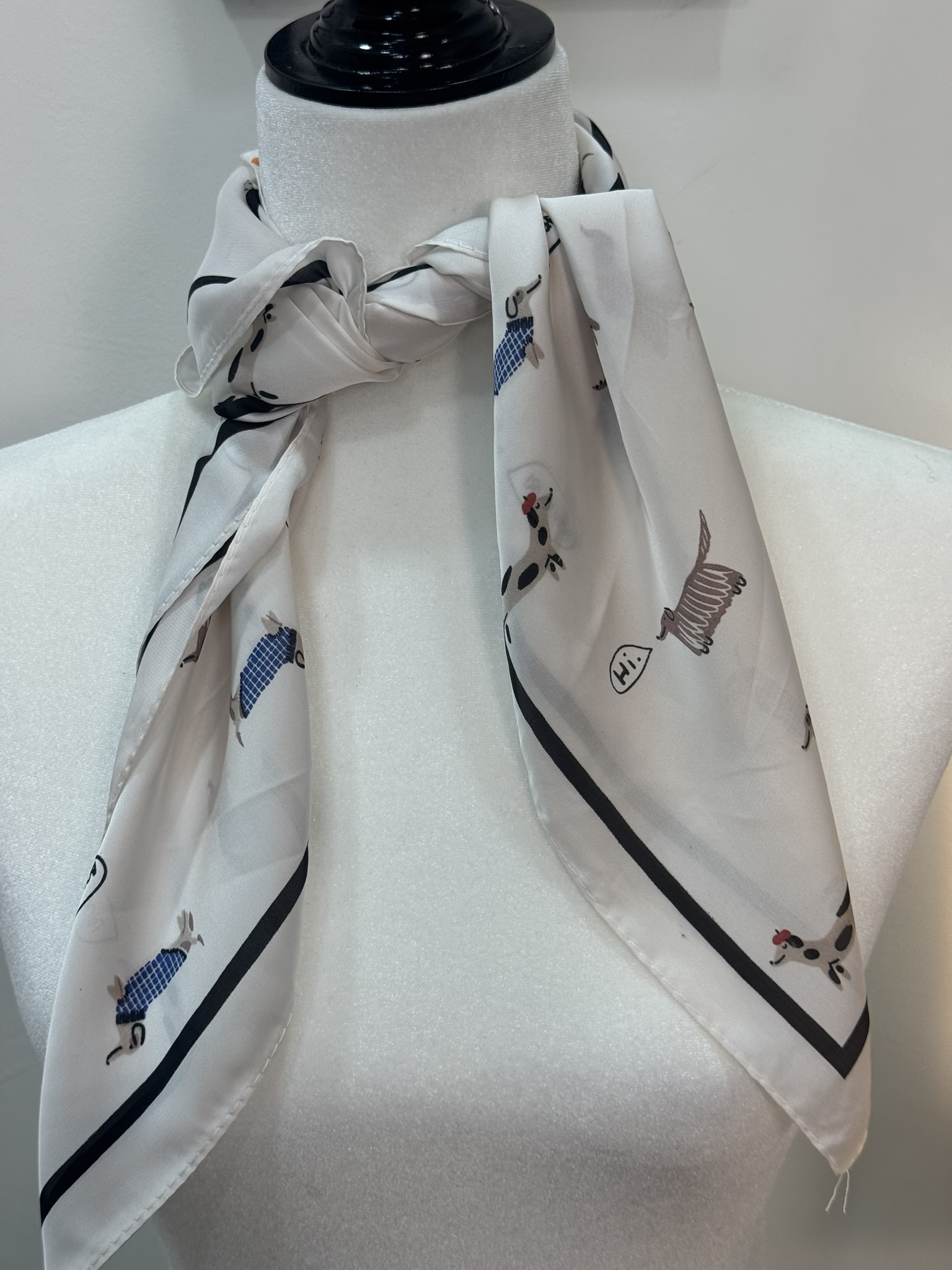 Pañuelo efecto seda perritos