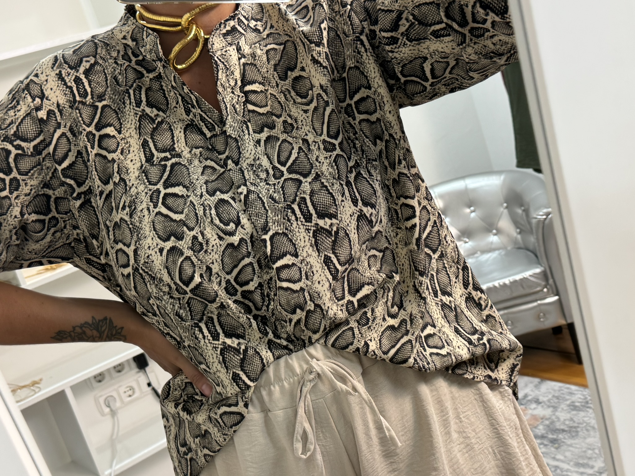 Camisa estampada serpiente