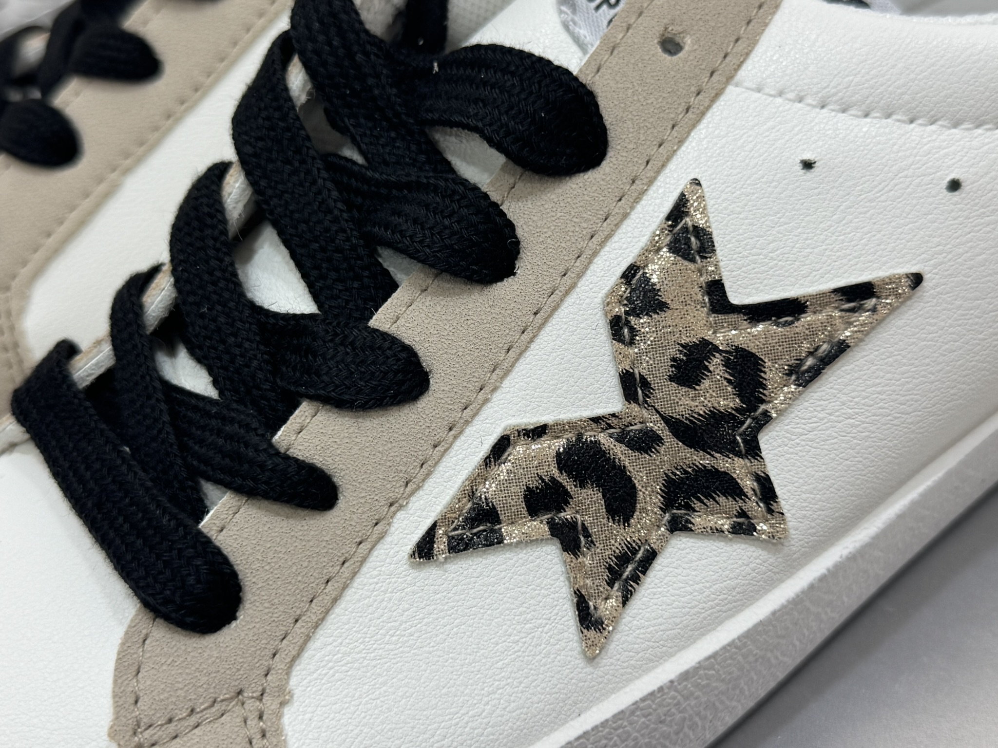 Zapatilla estrella animal print